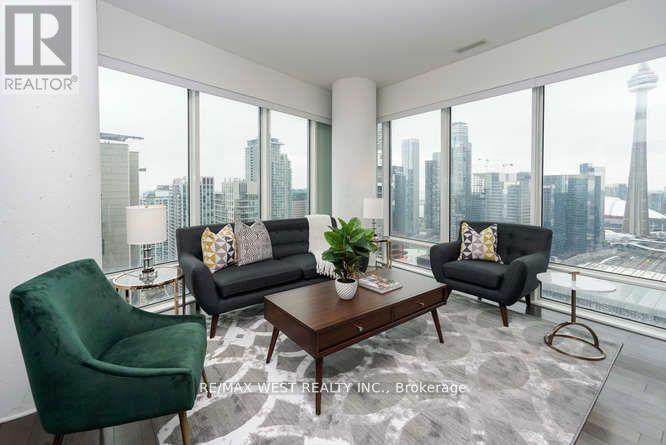 4002 - 8 The Esplanade, Toronto, ON - Indoor Photo Showing Living Room