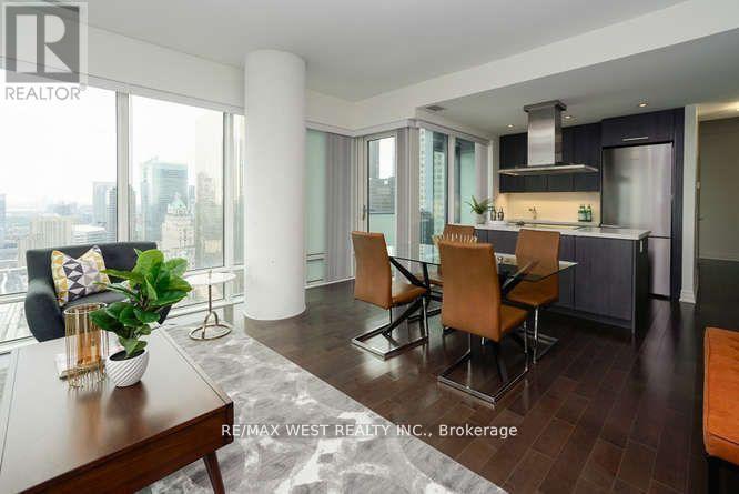 4002 - 8 The Esplanade, Toronto, ON - Indoor