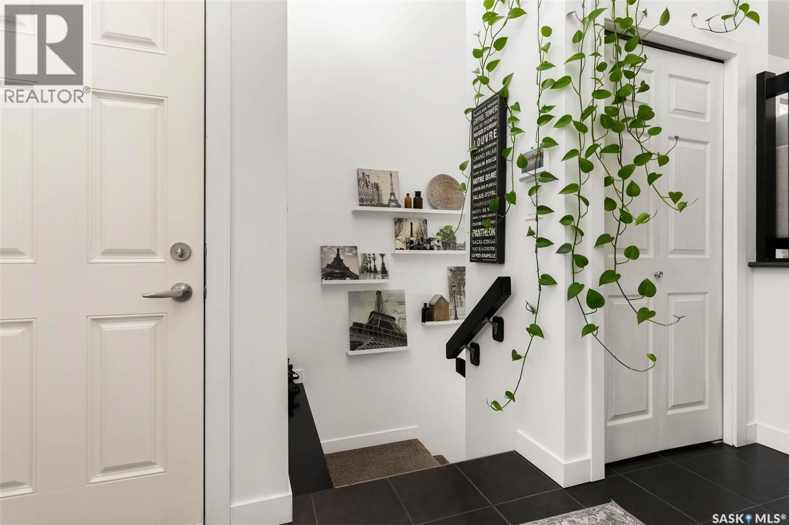 5061 Snowbirds Crescent, Regina, SK - Indoor Photo Showing Other Room