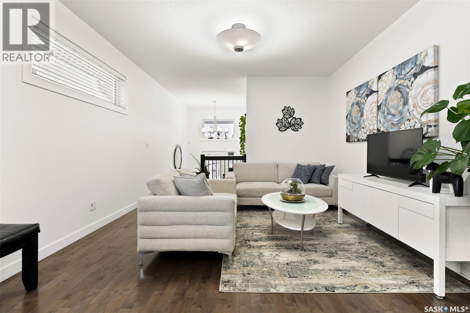 5061 Snowbirds Crescent, Regina, SK - Indoor Photo Showing Living Room