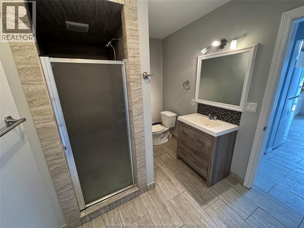 4675 Tecumseh Road East Unit# 3, Windsor, ON - Indoor Photo Showing Bathroom