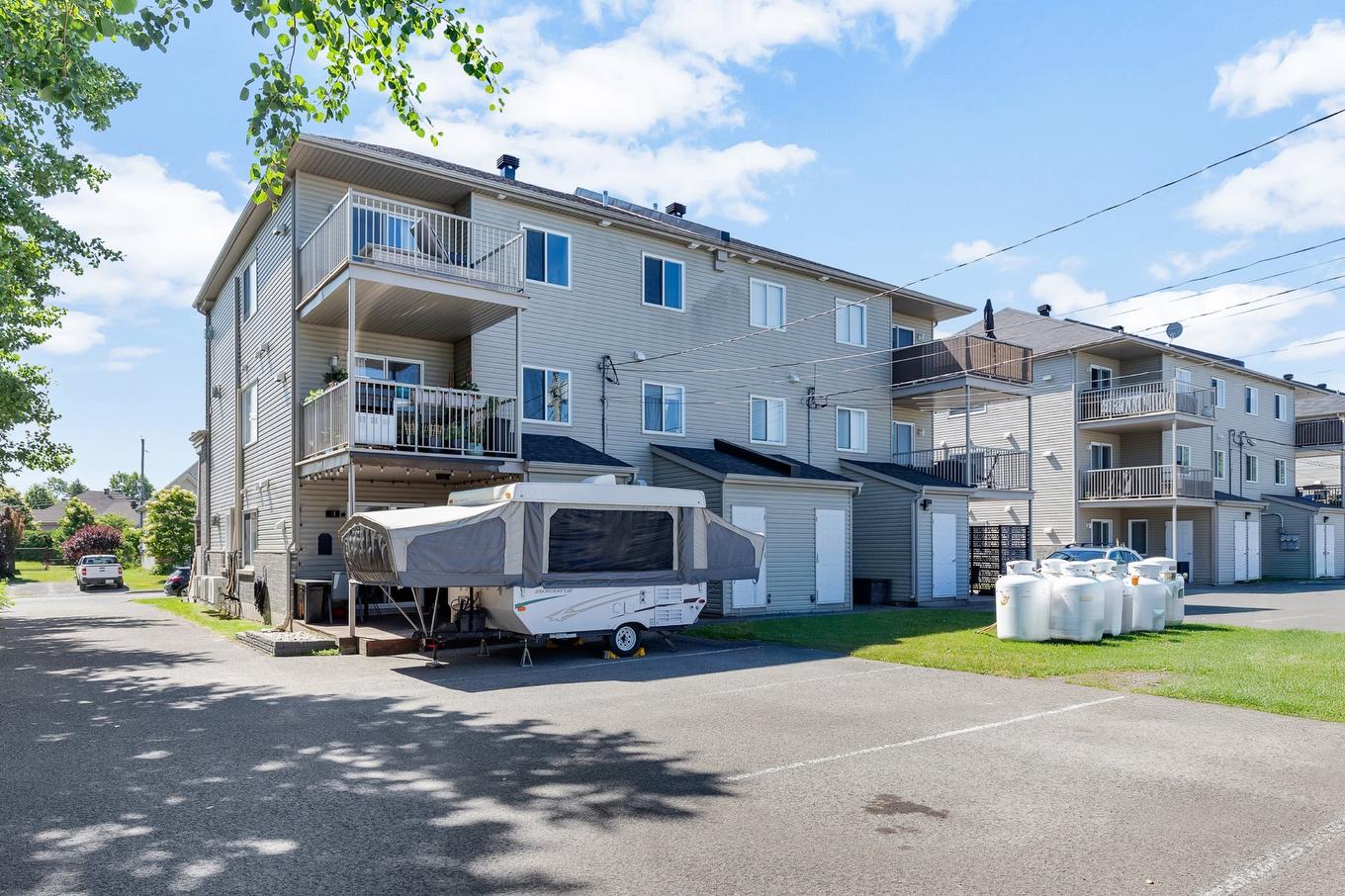 Face arrière - 18857 Rue Hubert-Aquin, Mirabel, QC - Outdoor