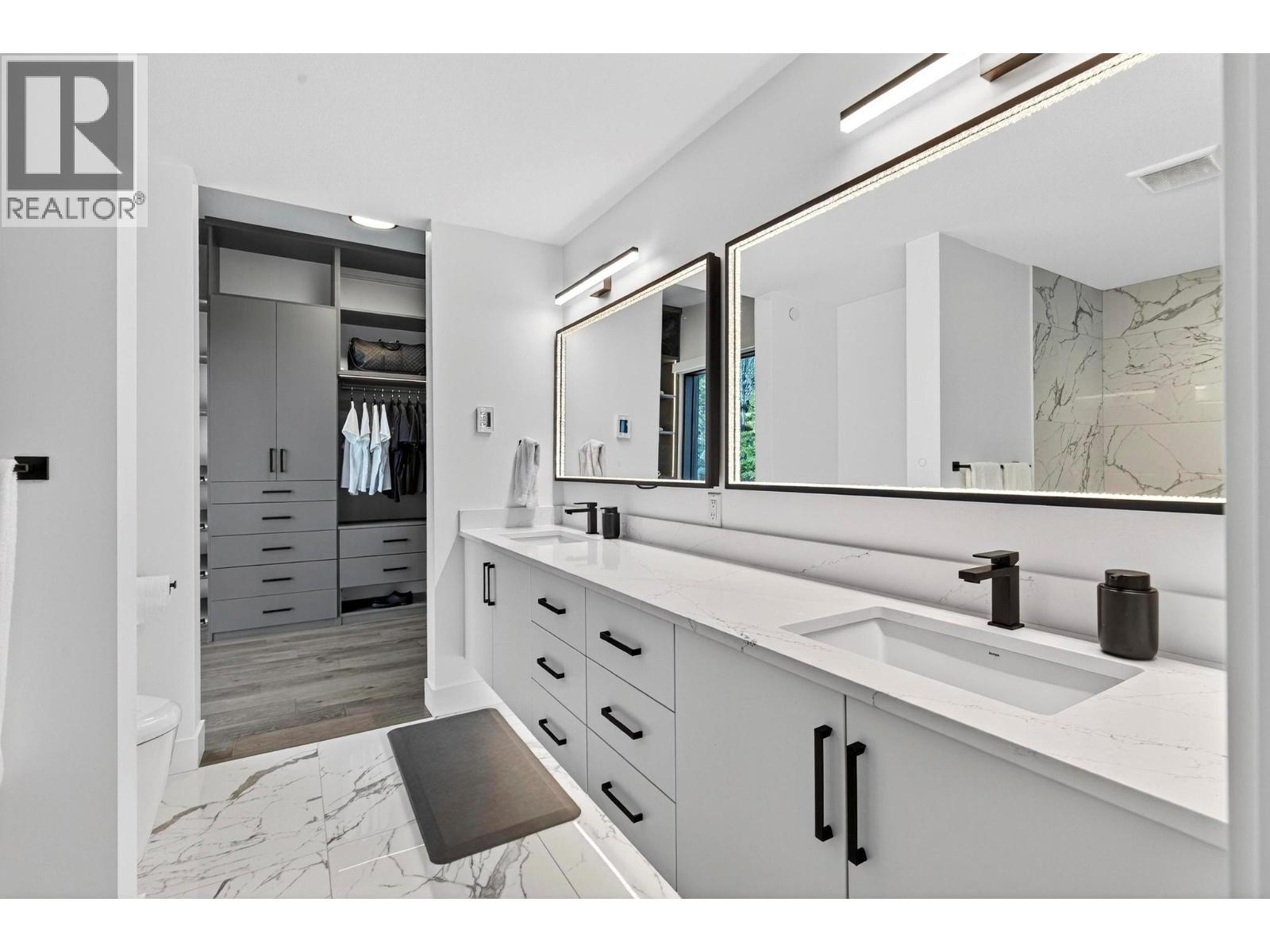 3434 Mckinley Beach Drive Unit# 408, Kelowna, BC - Indoor Photo Showing Bathroom