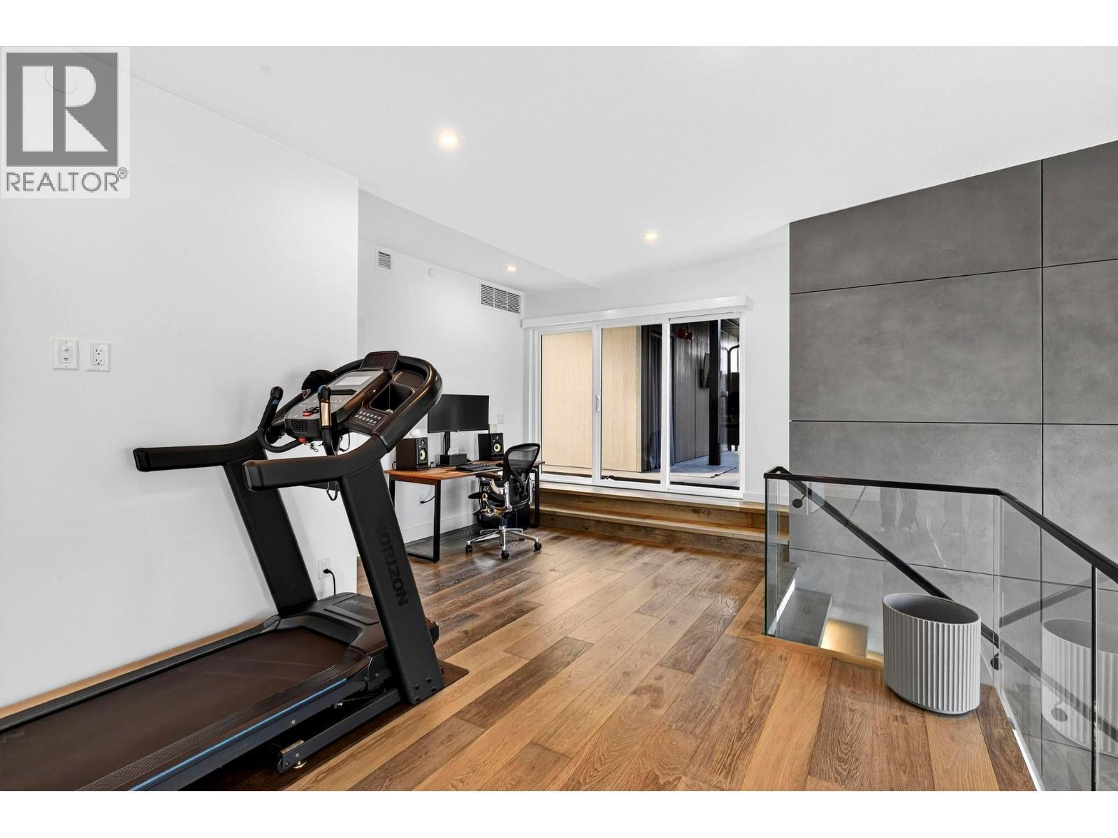 3434 Mckinley Beach Drive Unit# 408, Kelowna, BC - Indoor Photo Showing Gym Room