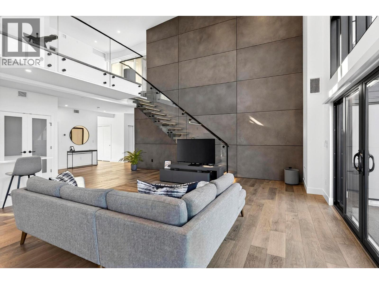 3434 Mckinley Beach Drive Unit# 408, Kelowna, BC - Indoor