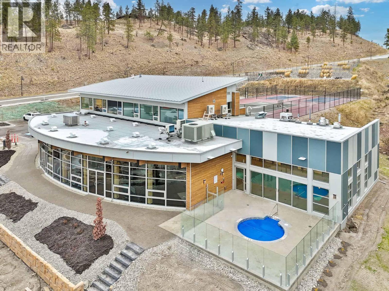 3434 Mckinley Beach Drive Unit# 408, Kelowna, BC - Outdoor