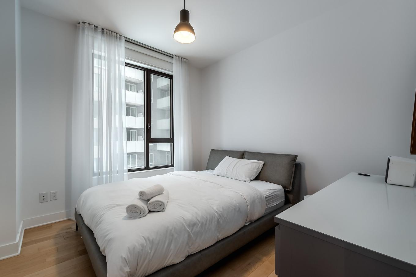 Chambre à coucher - 211-7317 Av. Victoria, Montréal (Côte-Des-Neiges/Notre-Dame-De-Grâce), QC - Indoor Photo Showing Bedroom