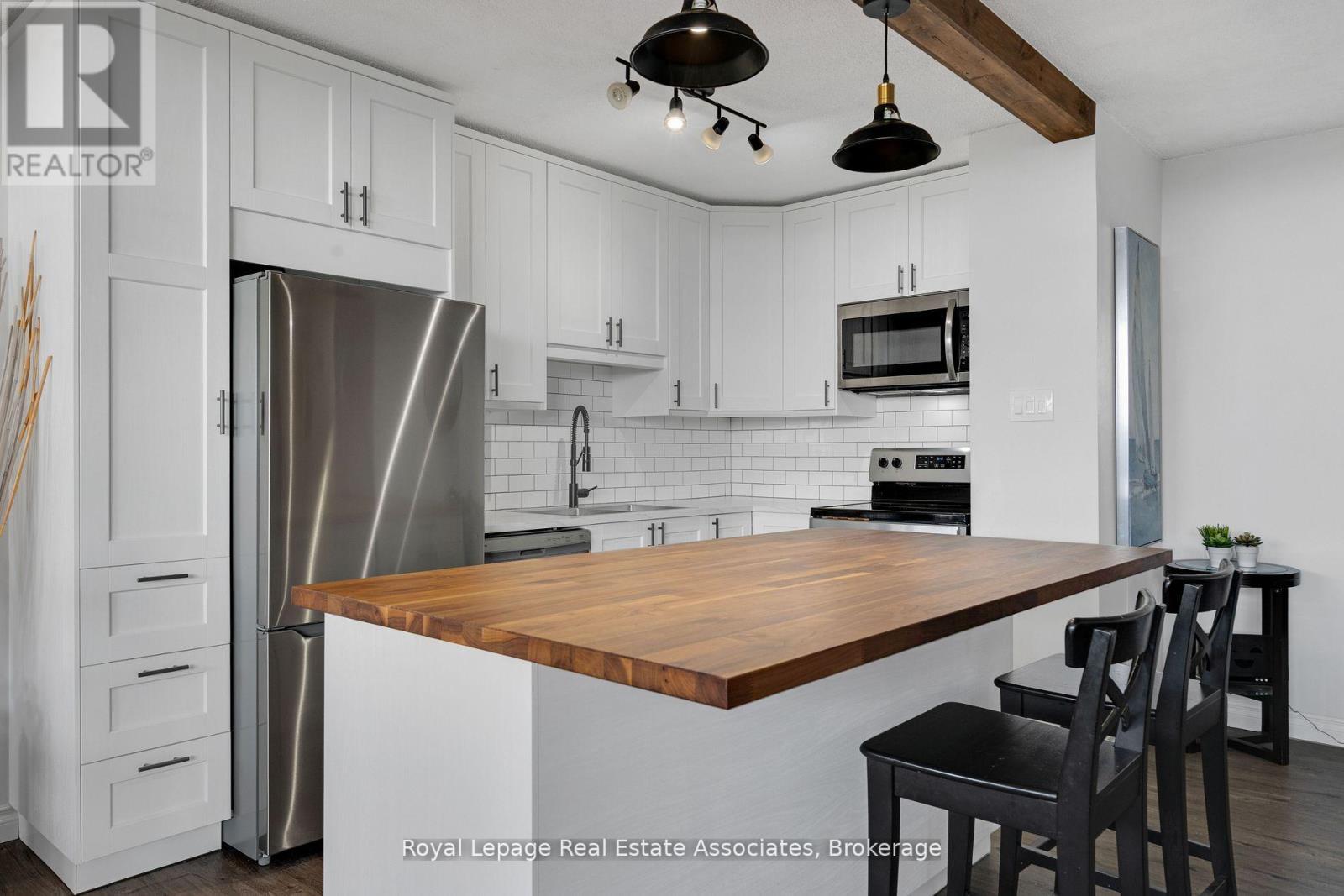 1204 - 215 Glenridge Avenue, St. Catharines, ON - Indoor Photo Showing Kitchen