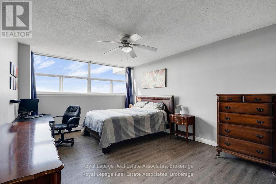 1204 - 215 Glenridge Avenue, St. Catharines, ON - Indoor Photo Showing Bedroom