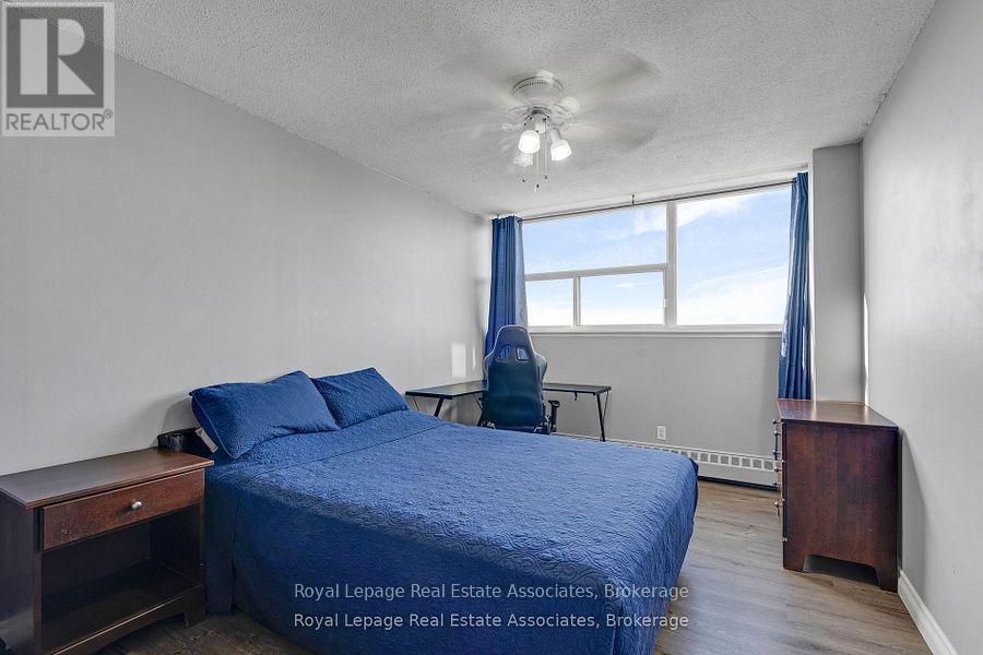 1204 - 215 Glenridge Avenue, St. Catharines, ON - Indoor Photo Showing Bedroom
