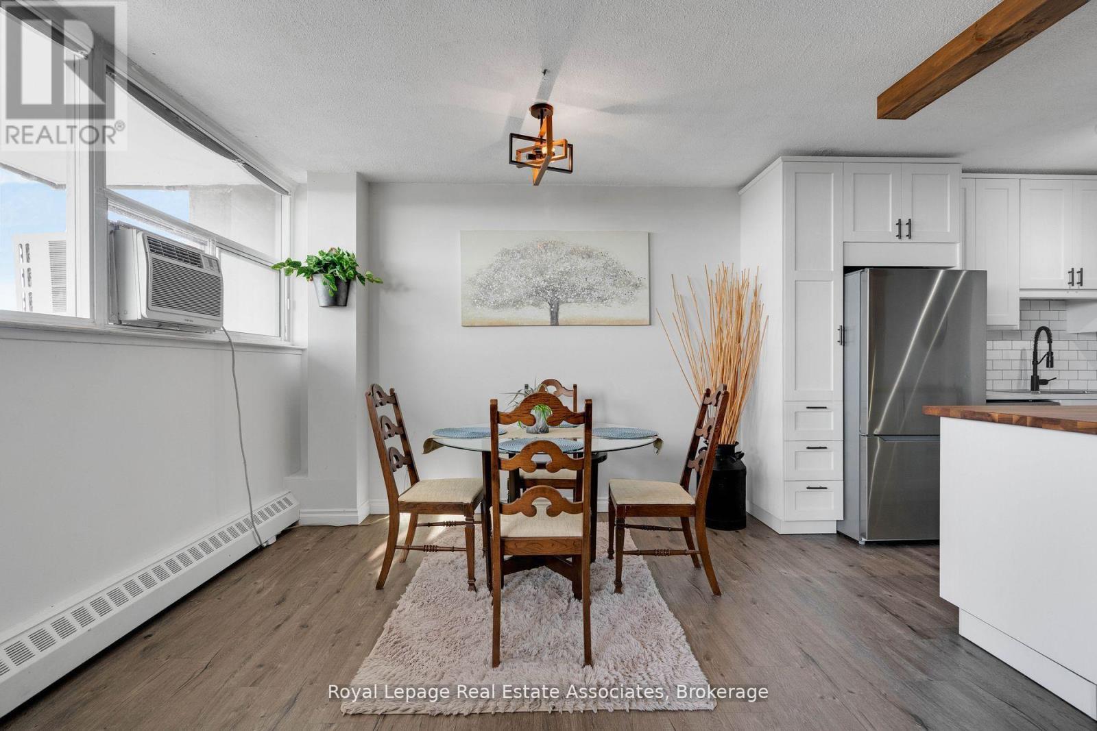 1204 - 215 Glenridge Avenue, St. Catharines, ON - Indoor