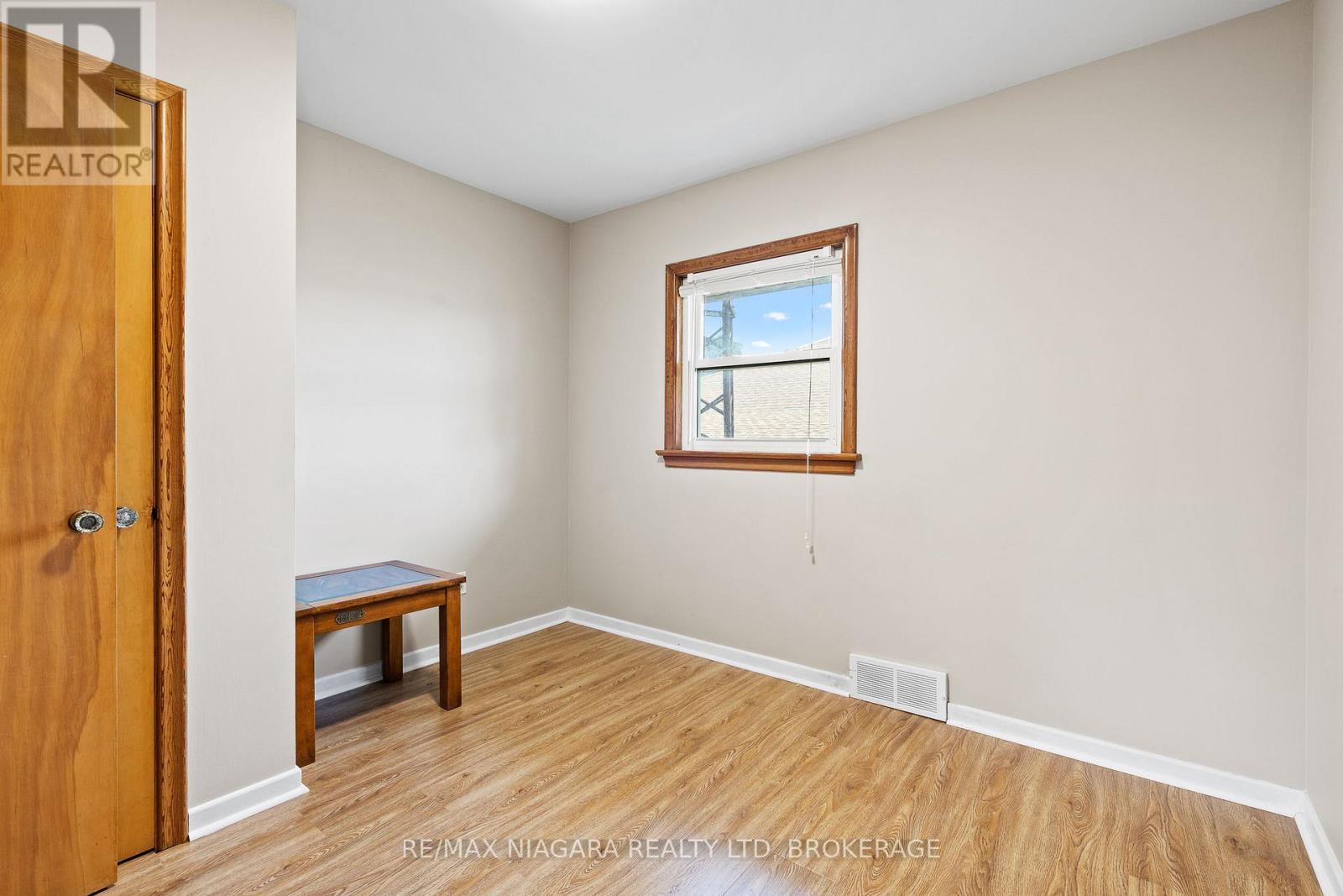 7 South Crescent, Port Colborne (Sugarloaf), ON - Indoor Photo Showing Other Room