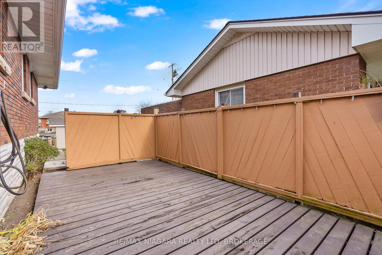7 South Crescent, Port Colborne (Sugarloaf), ON - Outdoor With Exterior