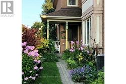 13 PRESSED BRICK DRIVE Brampton (Brampton North), ON L6V 4K8