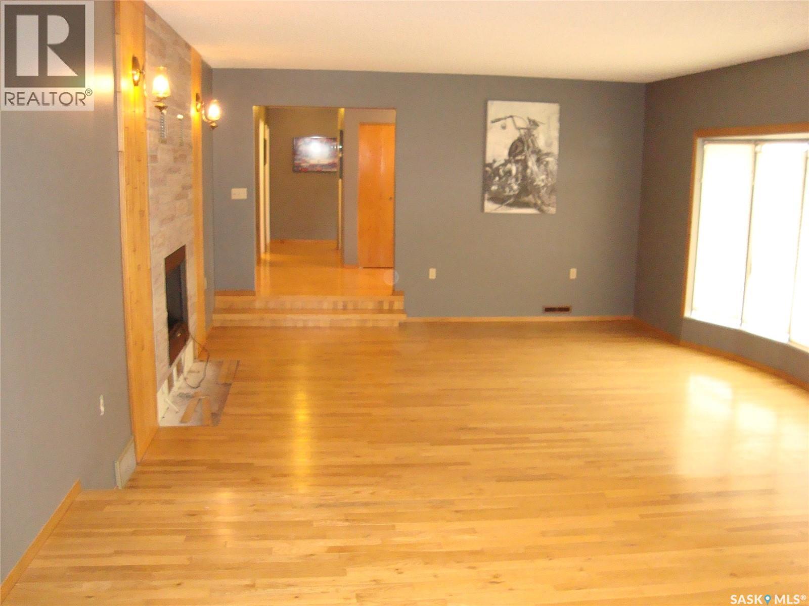 105 4Th Avenue W, Kyle, SK - Indoor Photo Showing Other Room