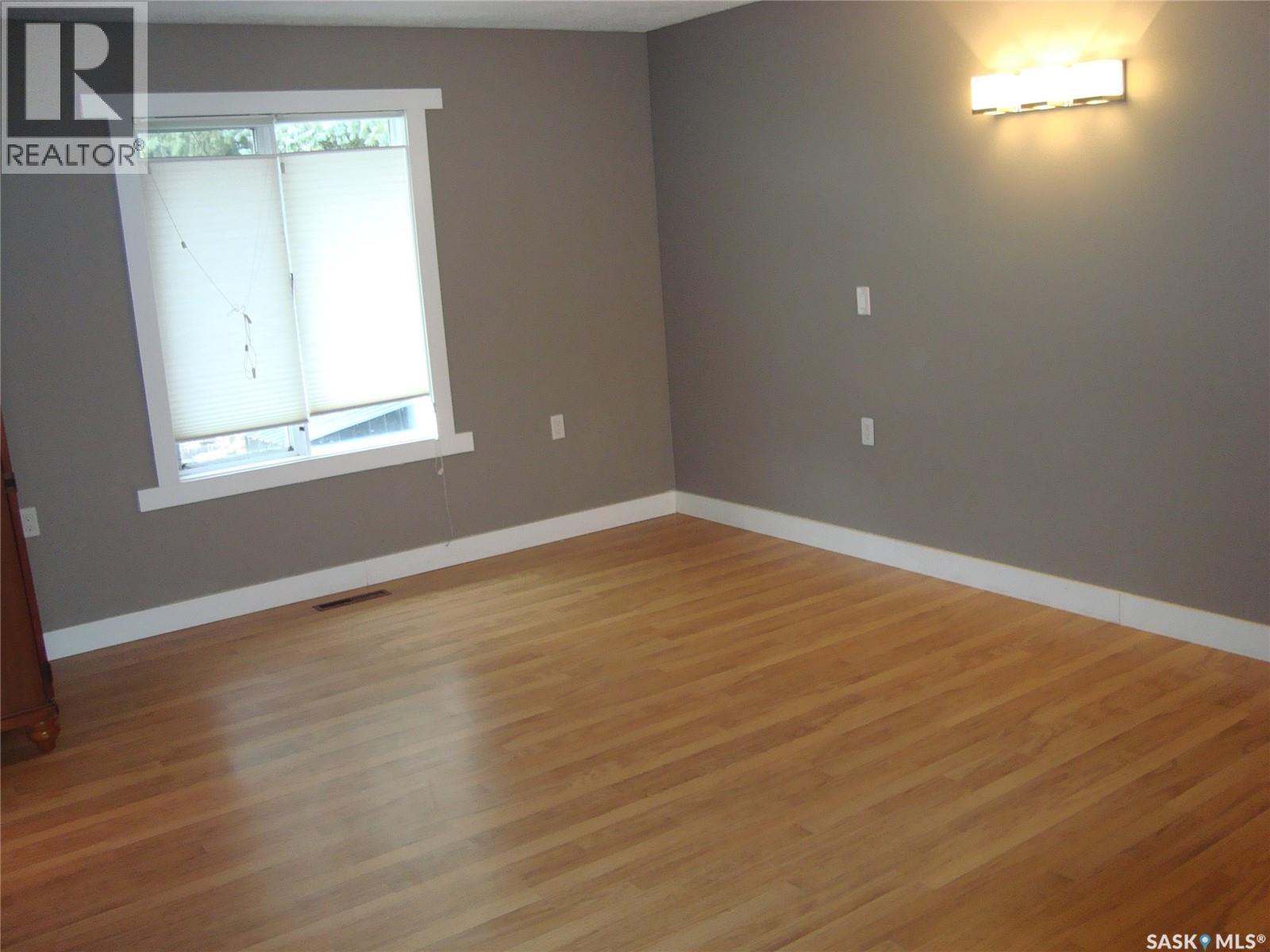 105 4Th Avenue W, Kyle, SK - Indoor Photo Showing Other Room