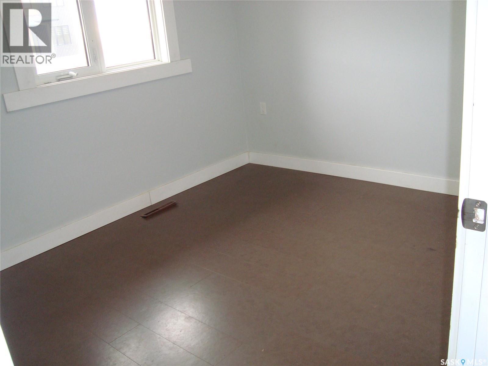 105 4Th Avenue W, Kyle, SK - Indoor Photo Showing Other Room