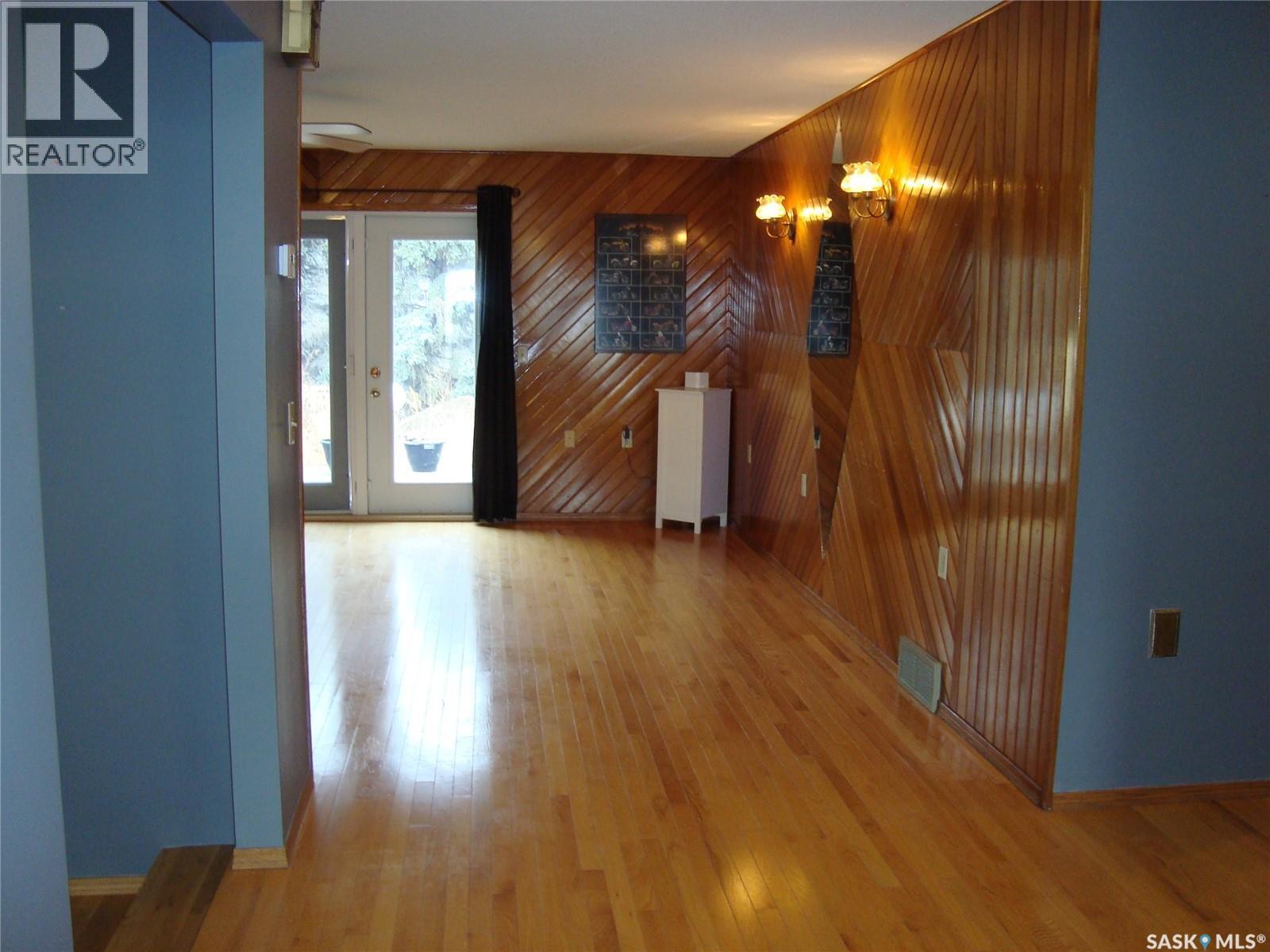 105 4Th Avenue W, Kyle, SK - Indoor Photo Showing Other Room