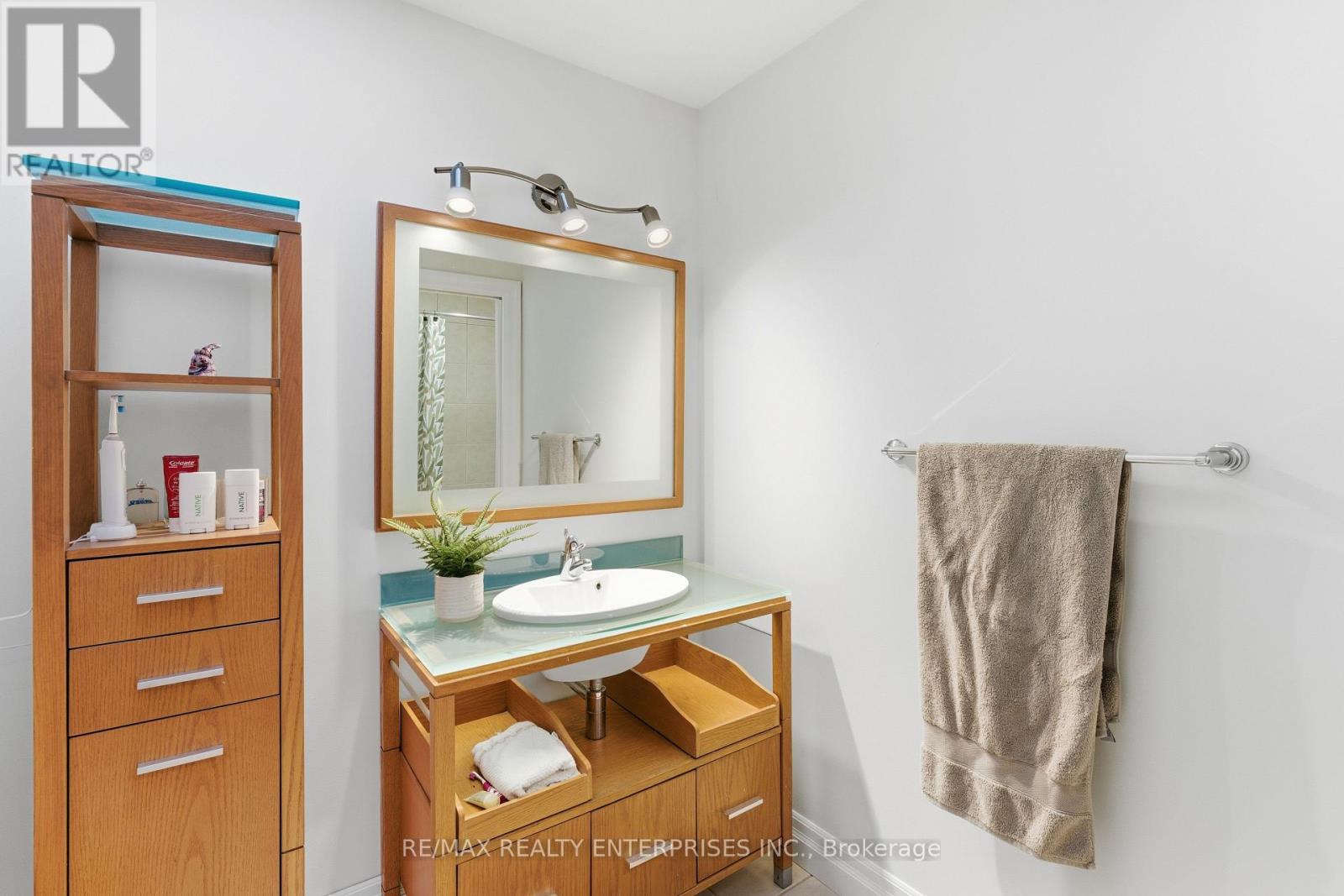 93 Cumberland Drive, Mississauga, ON - Indoor Photo Showing Bathroom