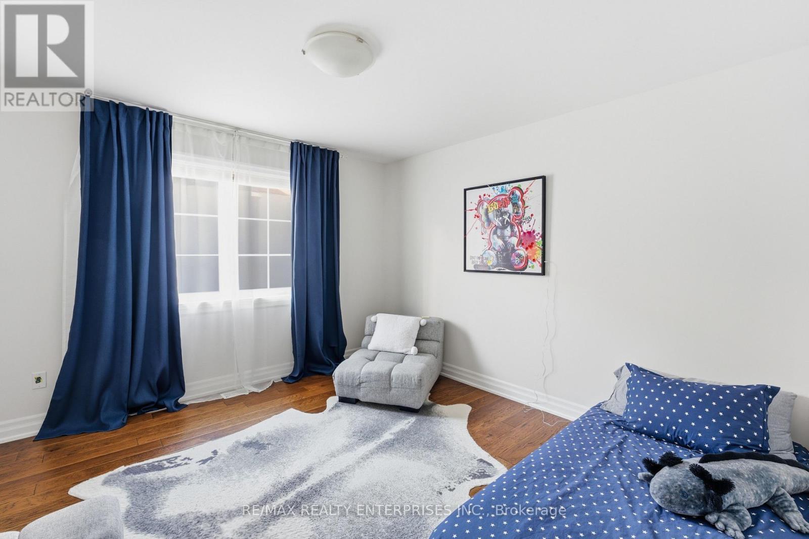 93 Cumberland Drive, Mississauga, ON - Indoor Photo Showing Bedroom