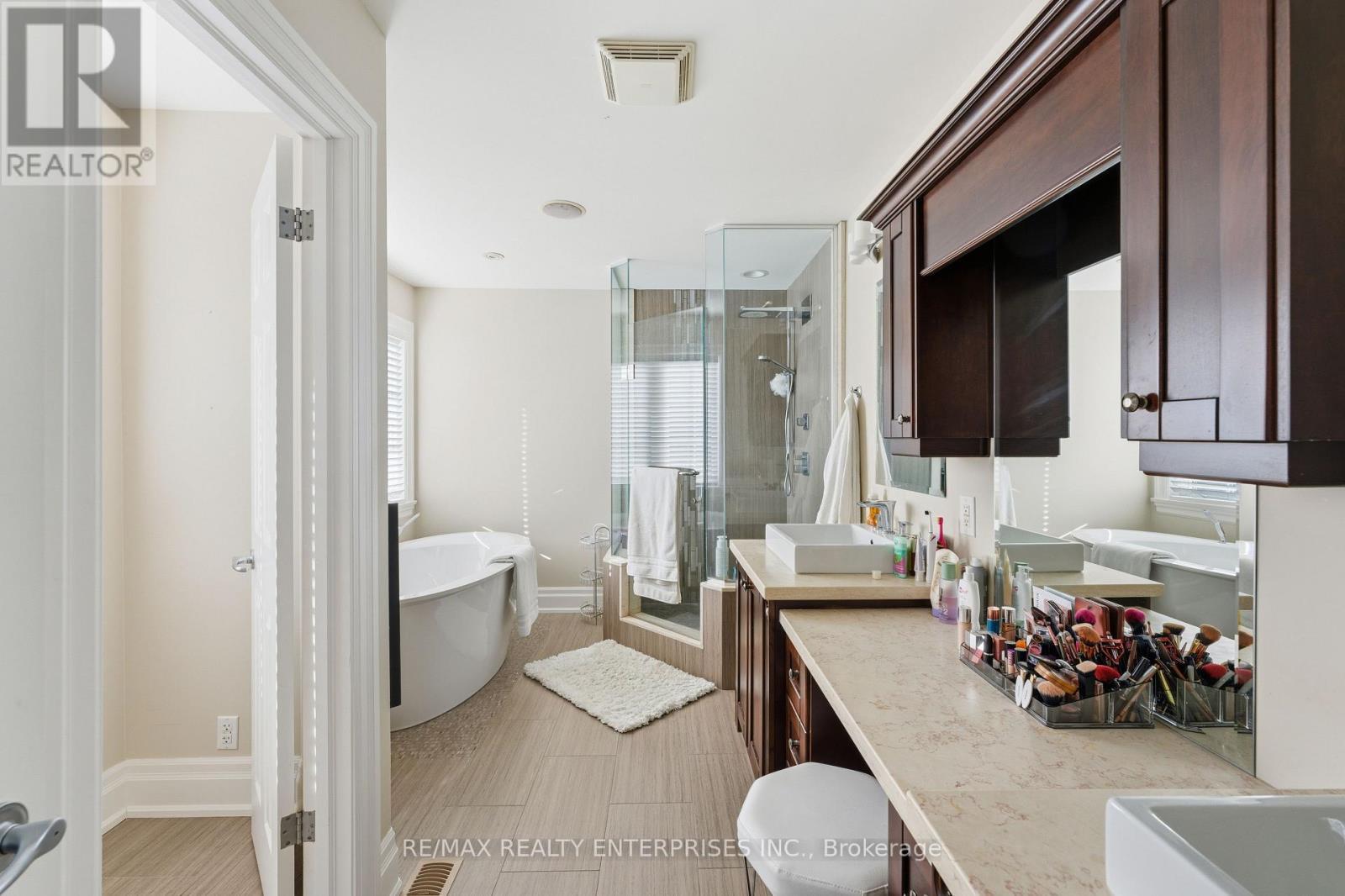 93 Cumberland Drive, Mississauga, ON - Indoor Photo Showing Bathroom
