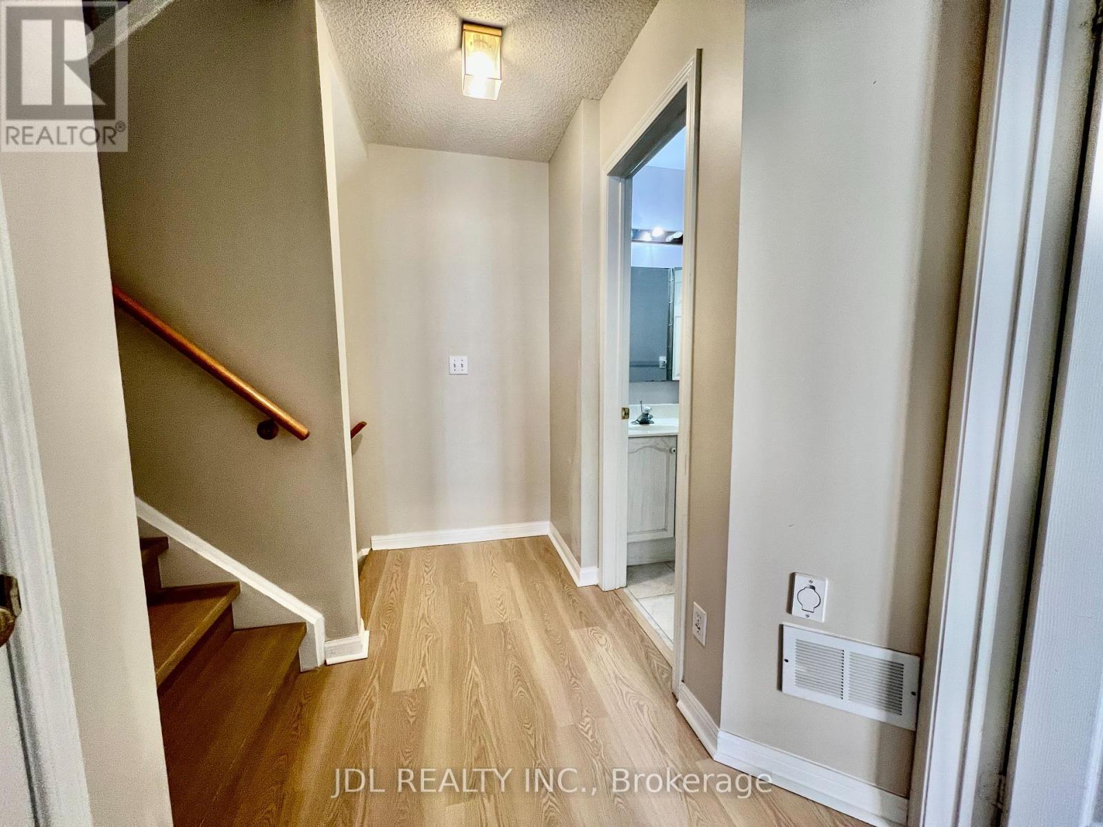 Hallway on the 2nd Floor - 26 - 10 Cox Boulevard, Markham, ON - Indoor Photo Showing Other Room