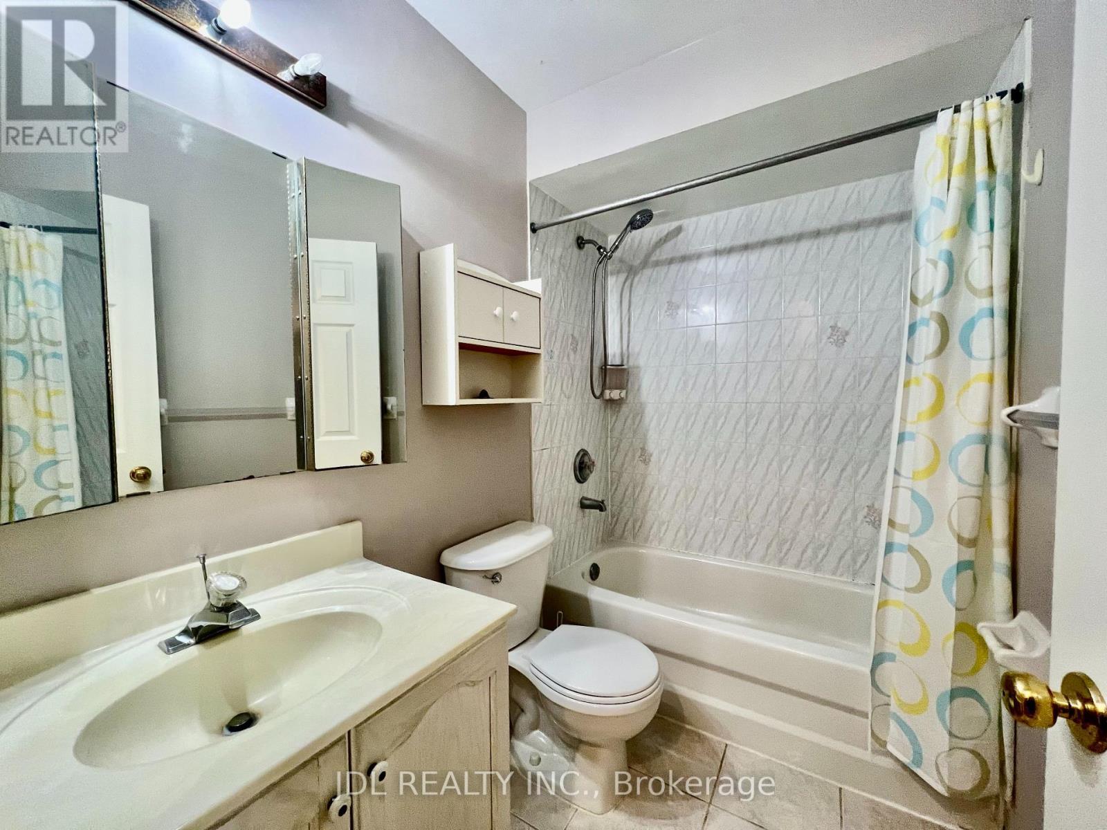 4 PC Bath on the 2nd Floor - 26 - 10 Cox Boulevard, Markham, ON - Indoor Photo Showing Bathroom