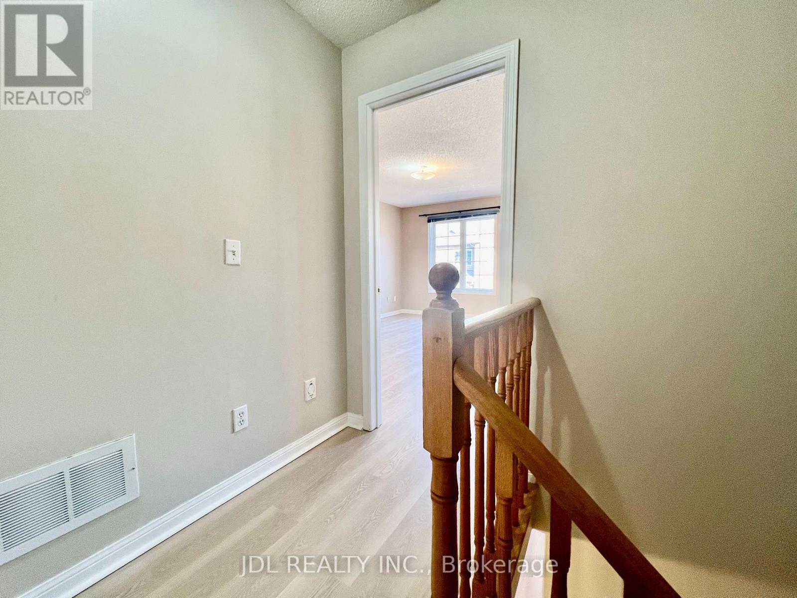 Hallway/ 2nd Floor - 26 - 10 Cox Boulevard, Markham, ON - Indoor Photo Showing Other Room