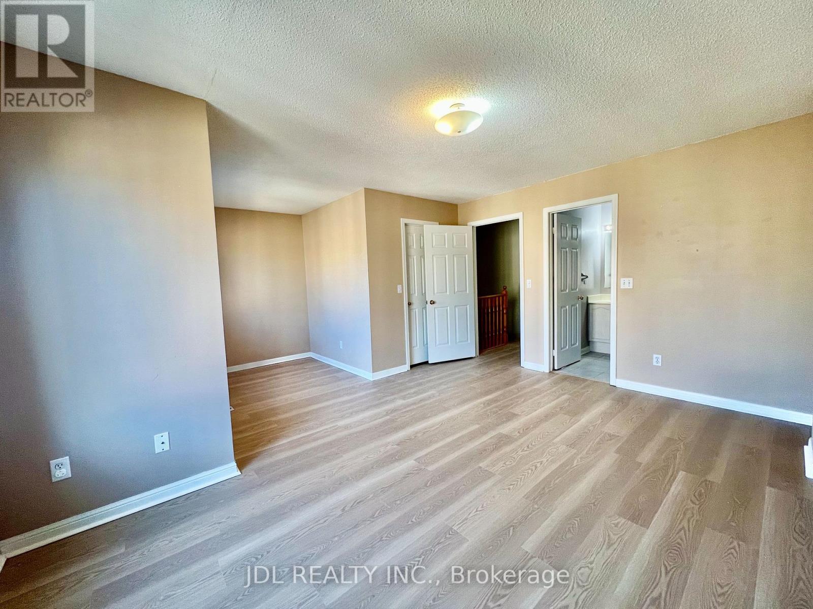 Primary Room on the 3rd Floor With a Large Den - 26 - 10 Cox Boulevard, Markham, ON - Indoor Photo Showing Other Room