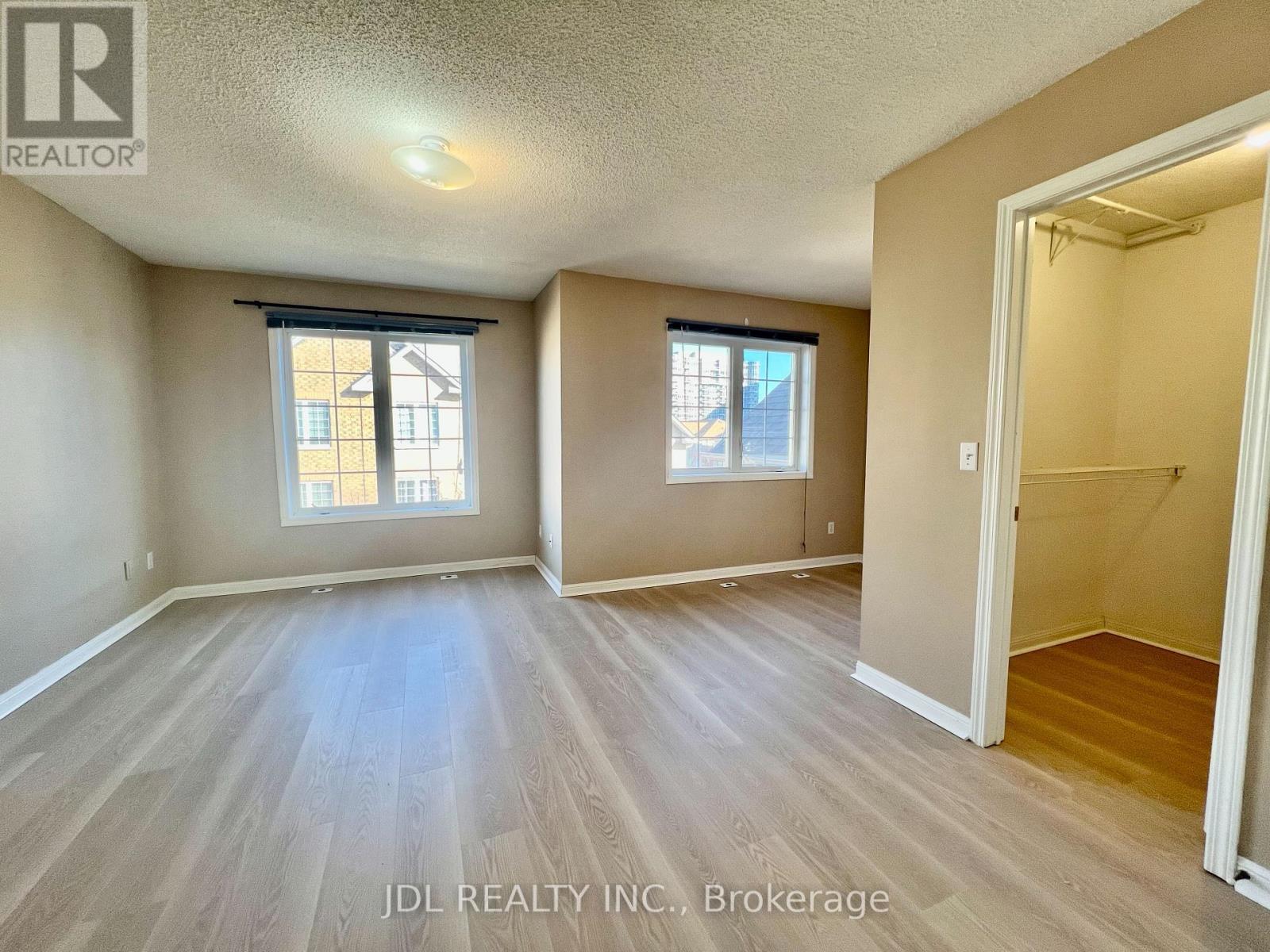 Primary Rm on the 3rd Floor W/Walk-in Closet - 26 - 10 Cox Boulevard, Markham, ON - Indoor Photo Showing Other Room
