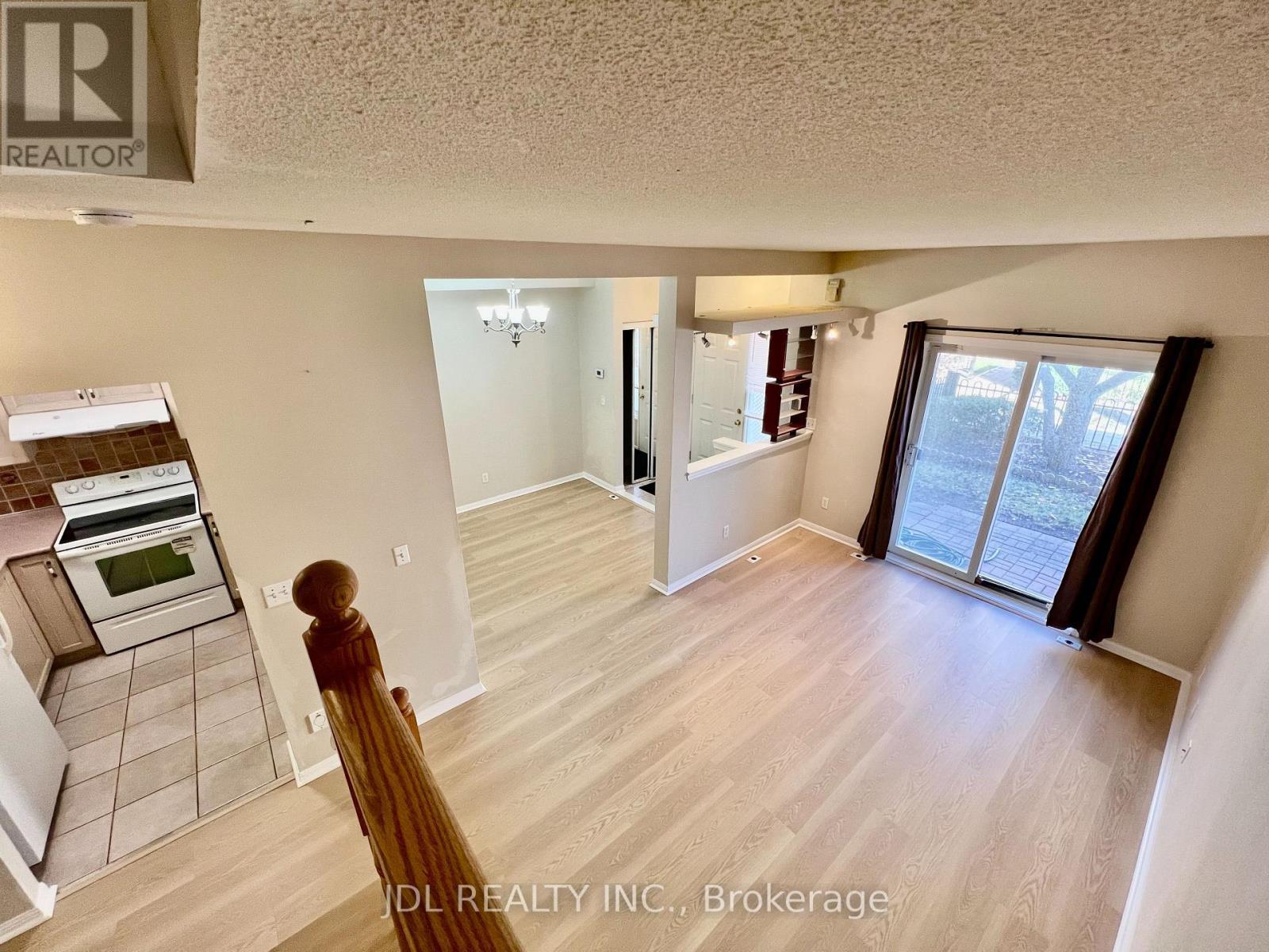 Cozy Layout For Family Living - 26 - 10 Cox Boulevard, Markham, ON - Indoor