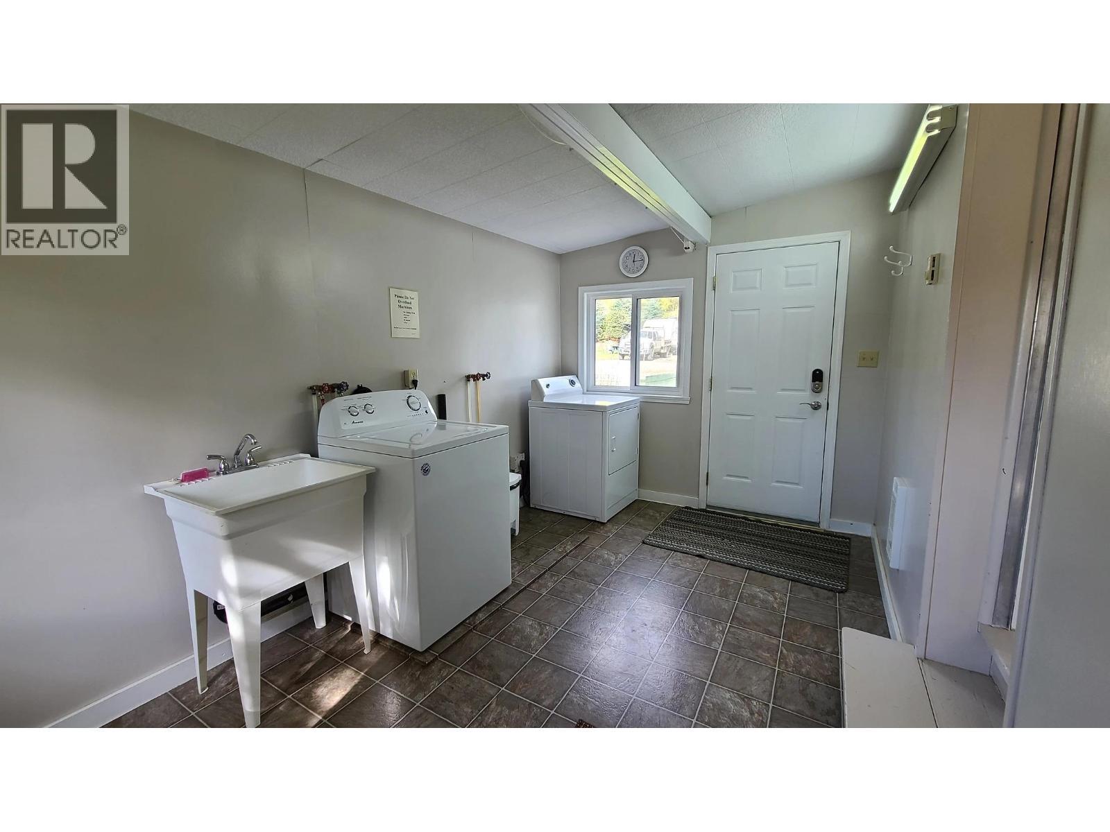 9802-9814 Freddette Avenue, Hudsons Hope, BC