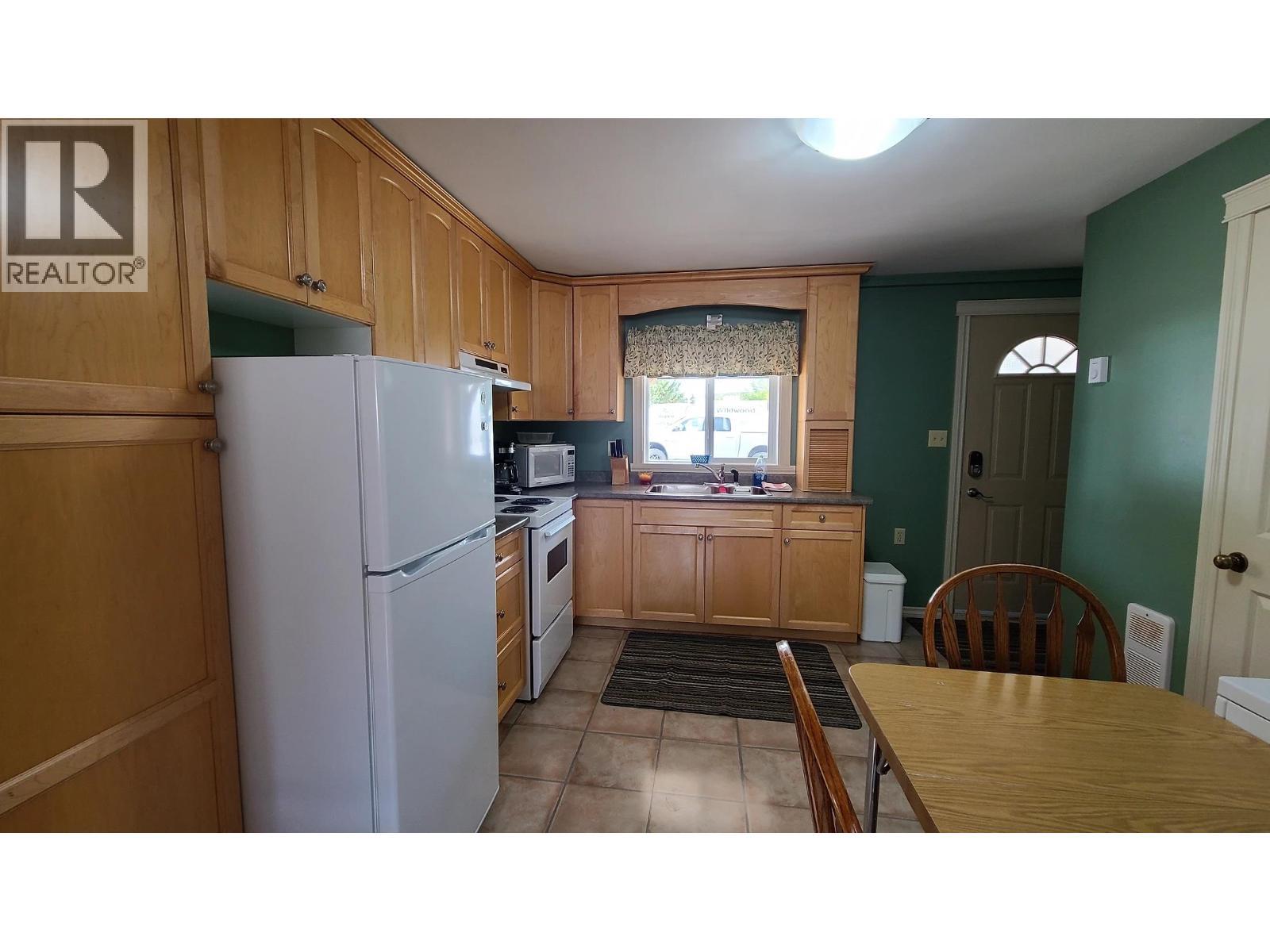 9802-9814 Freddette Avenue, Hudsons Hope, BC