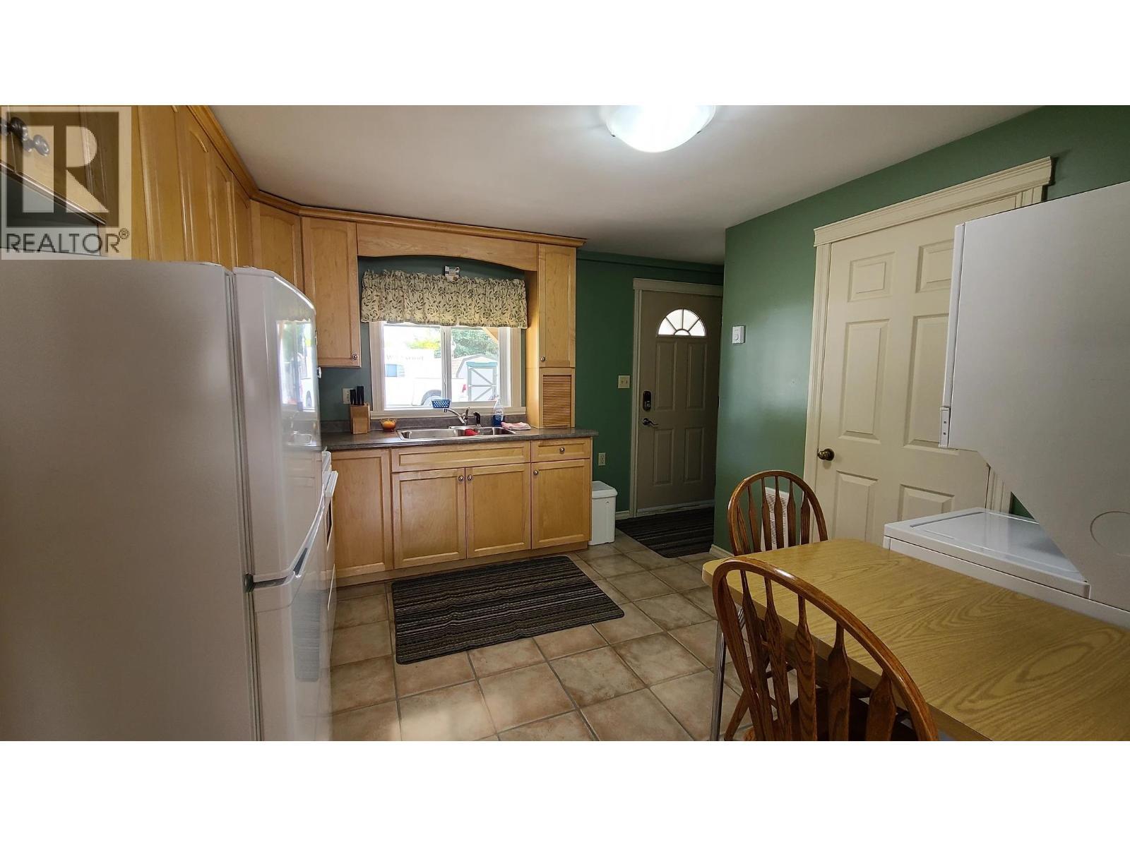 9802-9814 Freddette Avenue, Hudsons Hope, BC