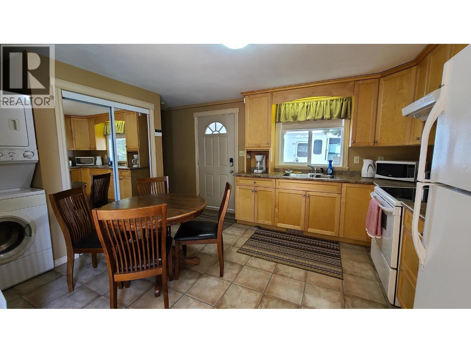 9802-9814 Freddette Avenue, Hudsons Hope, BC