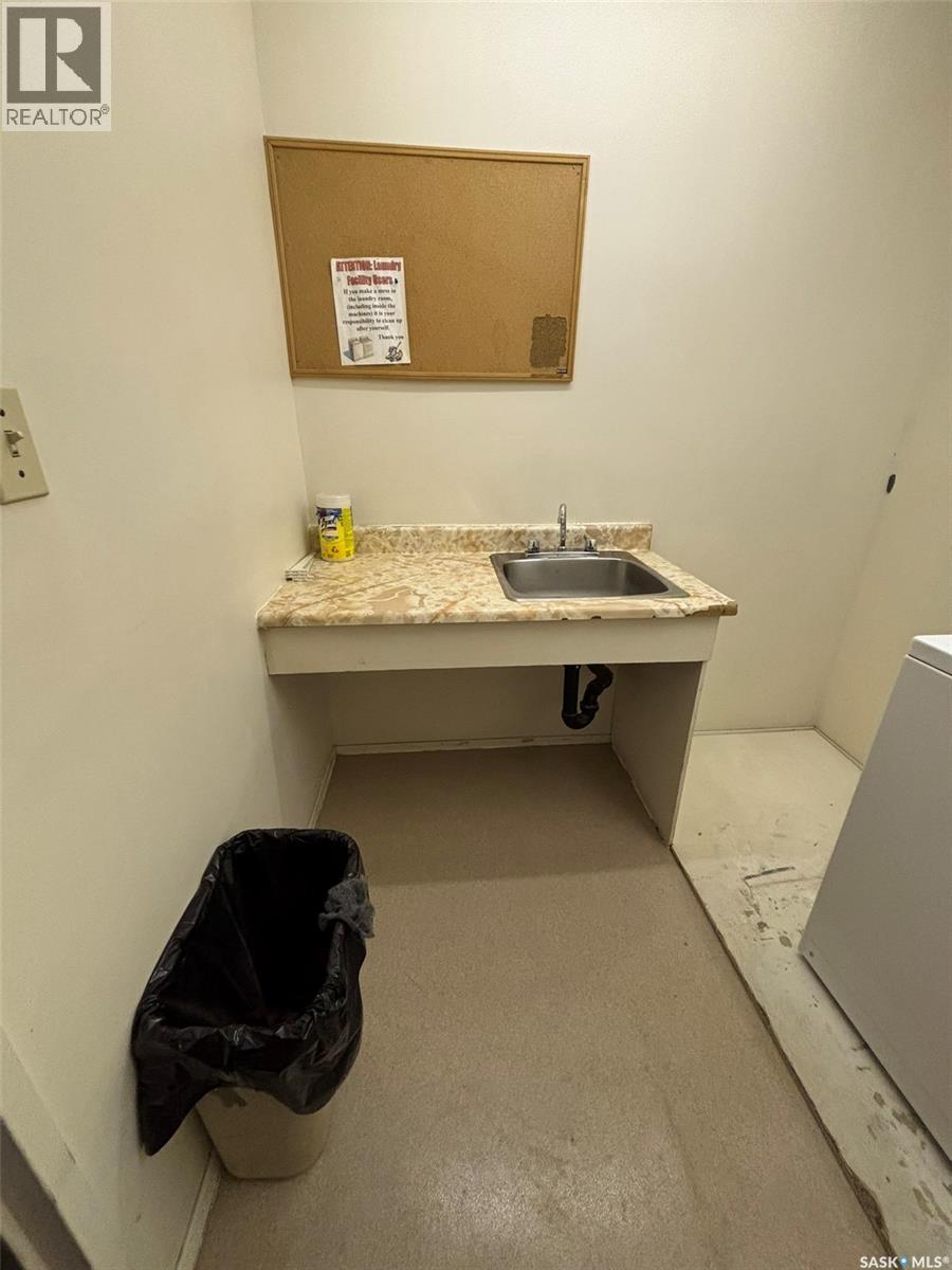 304 431 4Th Avenue N, Saskatoon, SK - Indoor Photo Showing Other Room