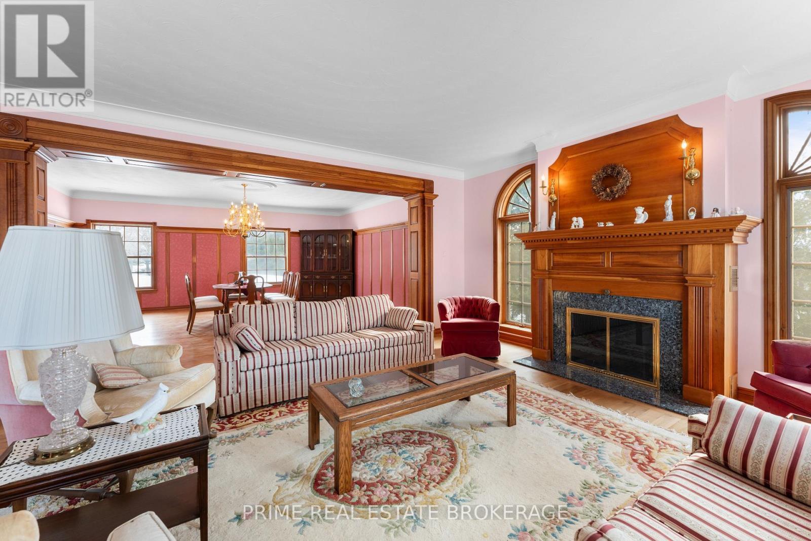 72797 Ravine Drive, Bluewater (Zurich), ON - Indoor Photo Showing Living Room With Fireplace