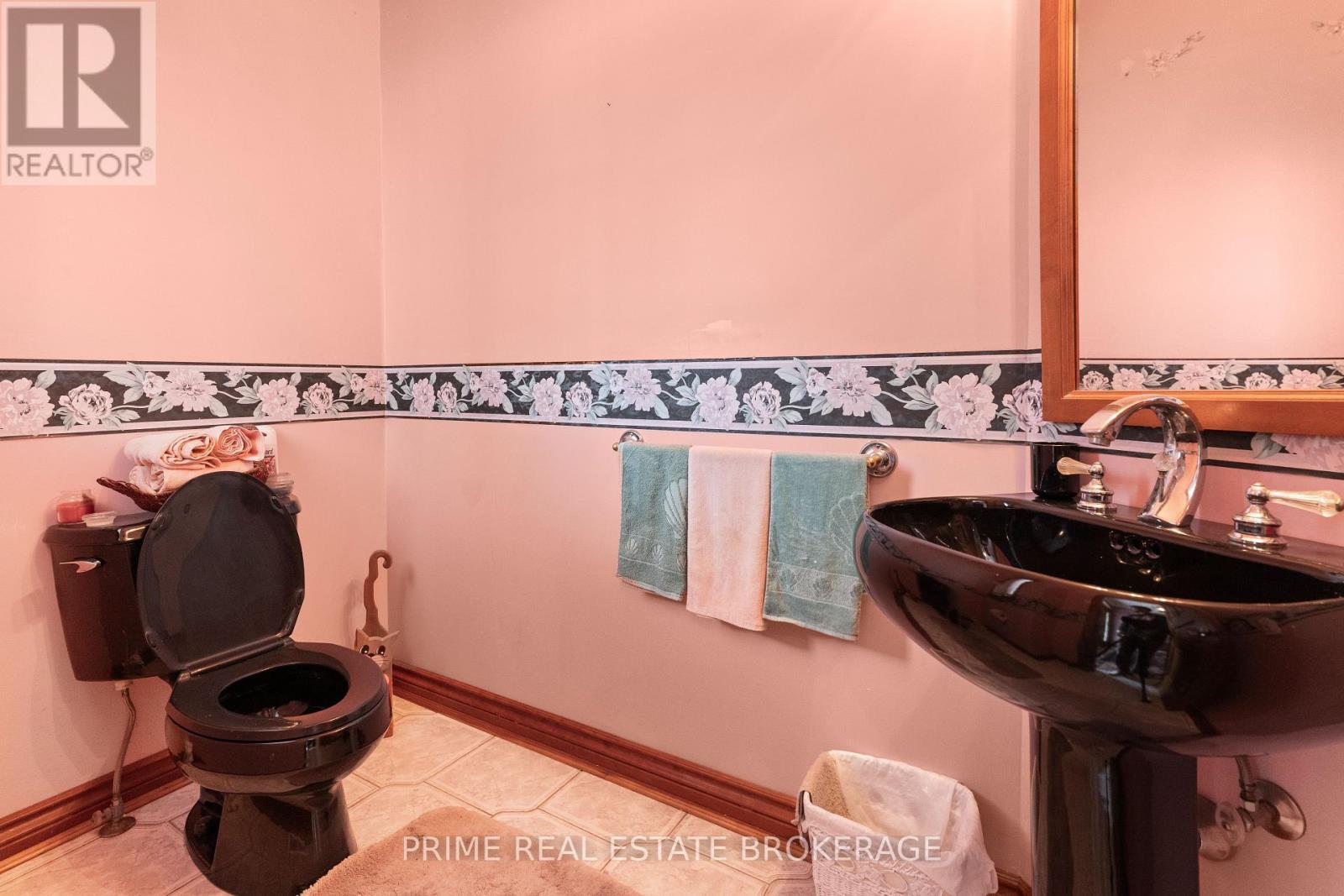 72797 Ravine Drive, Bluewater (Zurich), ON - Indoor