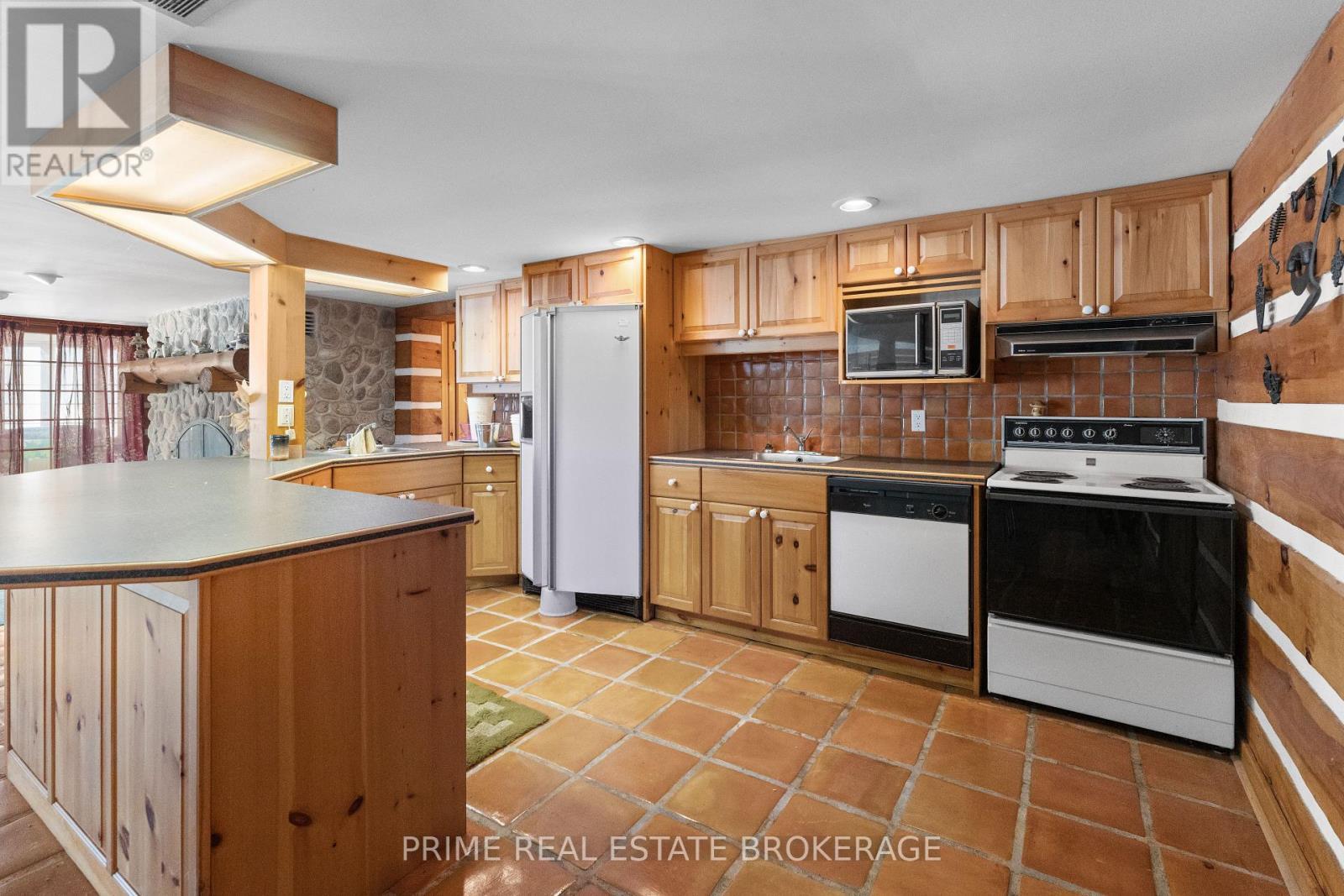 72797 Ravine Drive, Bluewater (Zurich), ON - Indoor Photo Showing Kitchen