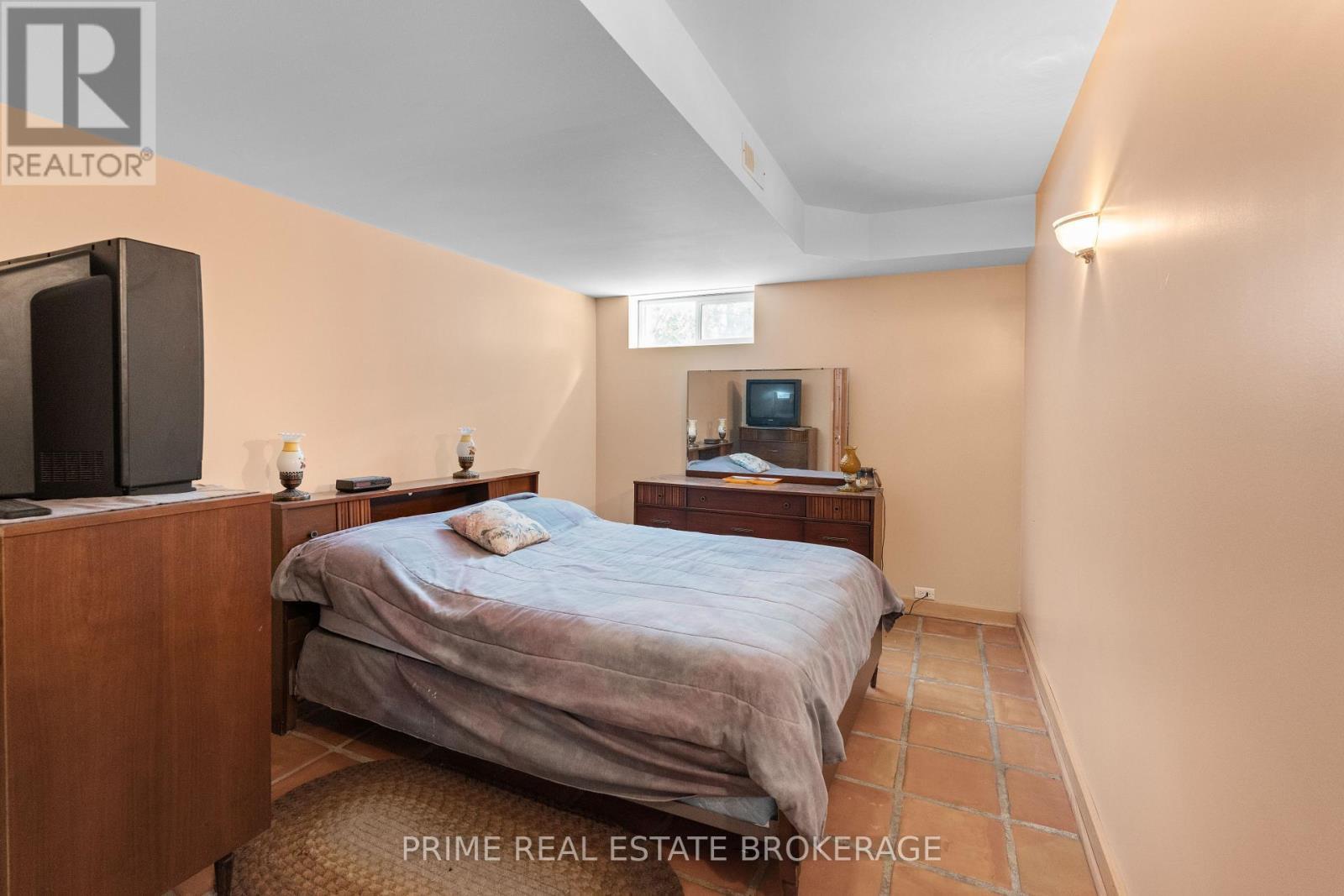 72797 Ravine Drive, Bluewater (Zurich), ON - Indoor Photo Showing Bedroom