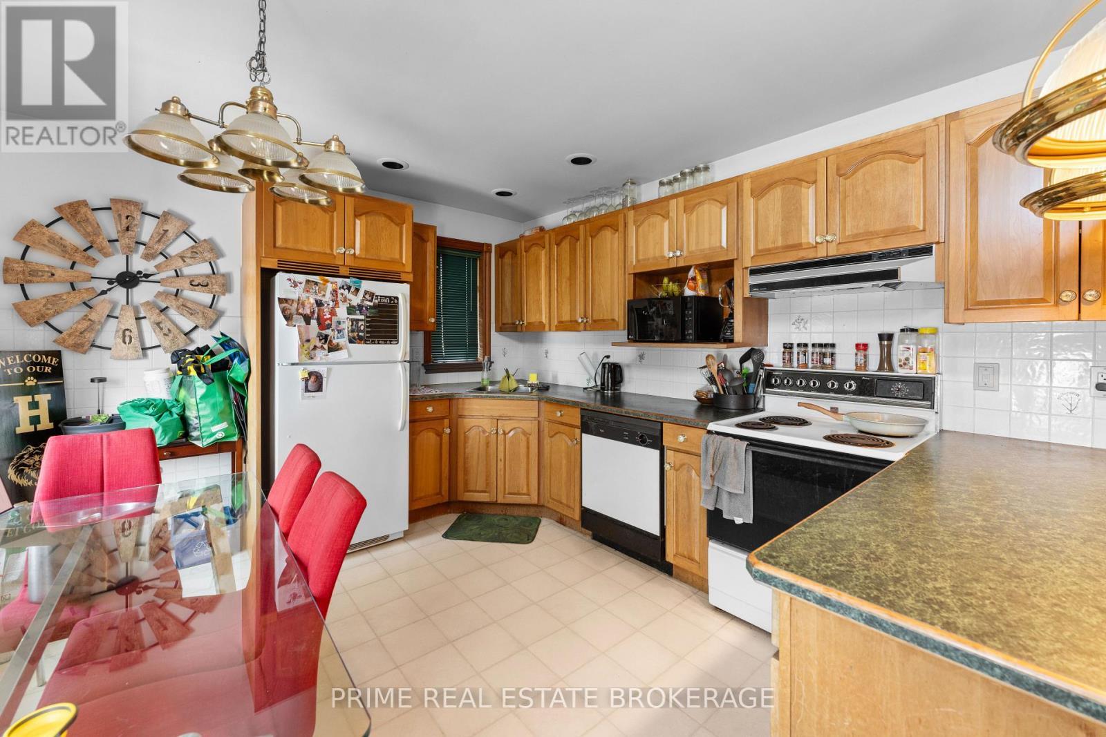 72797 Ravine Drive, Bluewater (Zurich), ON - Indoor Photo Showing Kitchen