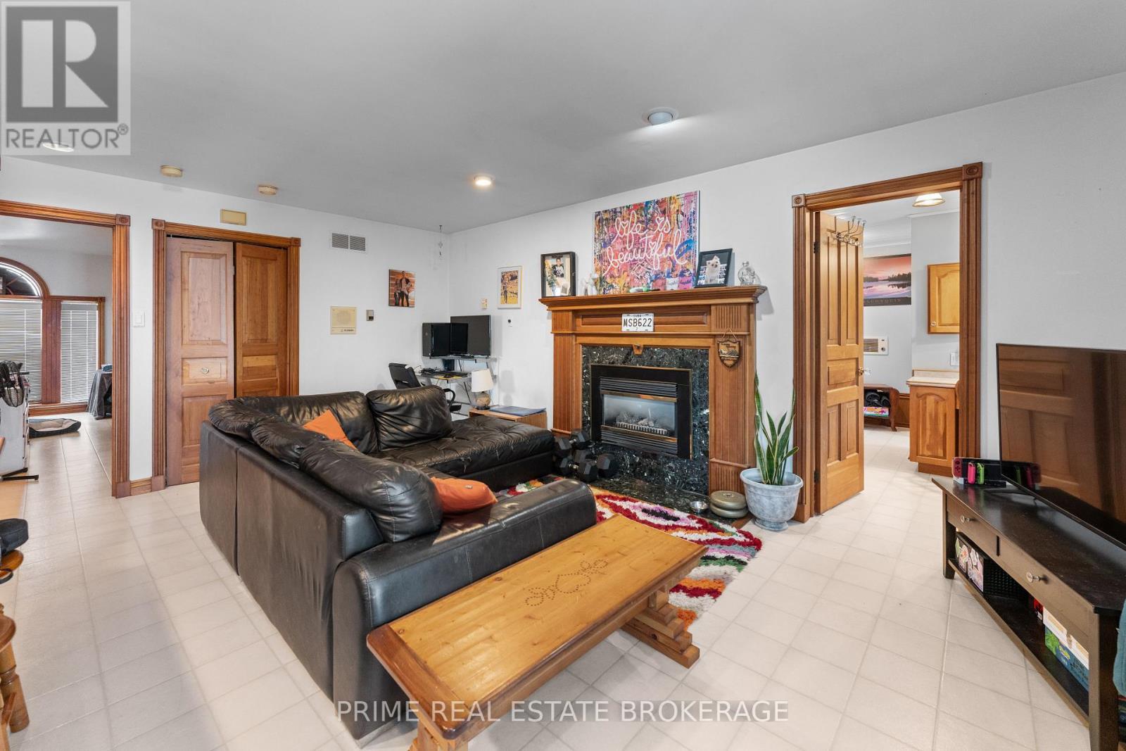 72797 Ravine Drive, Bluewater (Zurich), ON - Indoor Photo Showing Living Room With Fireplace