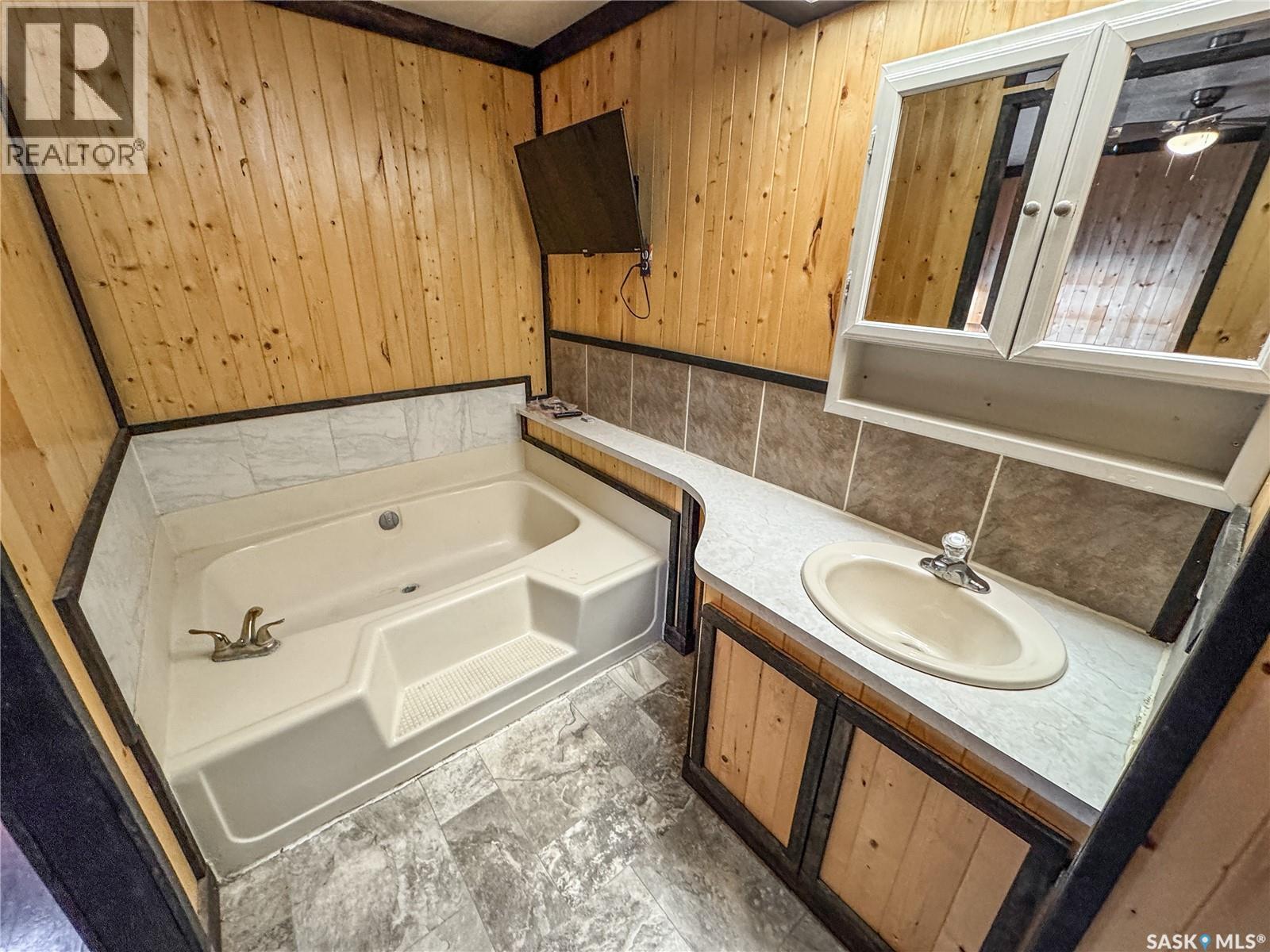 26 Empress Avenue E, Qu'Appelle, SK