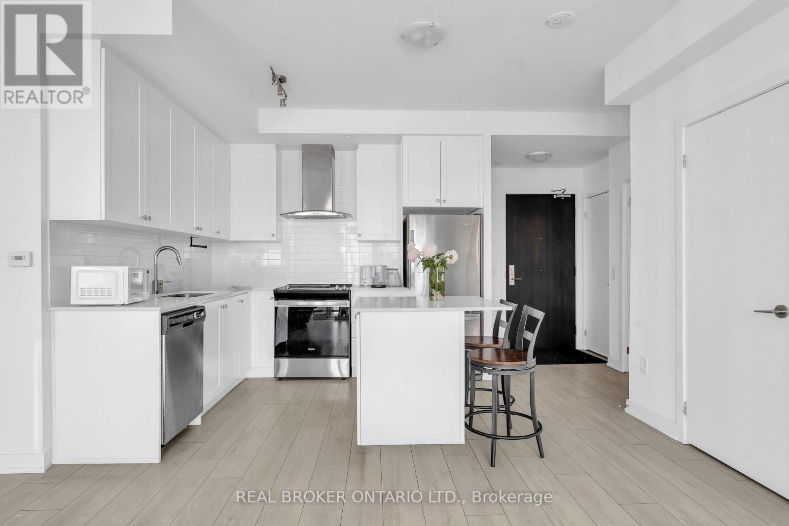Virtually edited to remove tenant belongings - 1210 - 55 Duke Street W, Kitchener, ON - Indoor Photo Showing Kitchen With Upgraded Kitchen