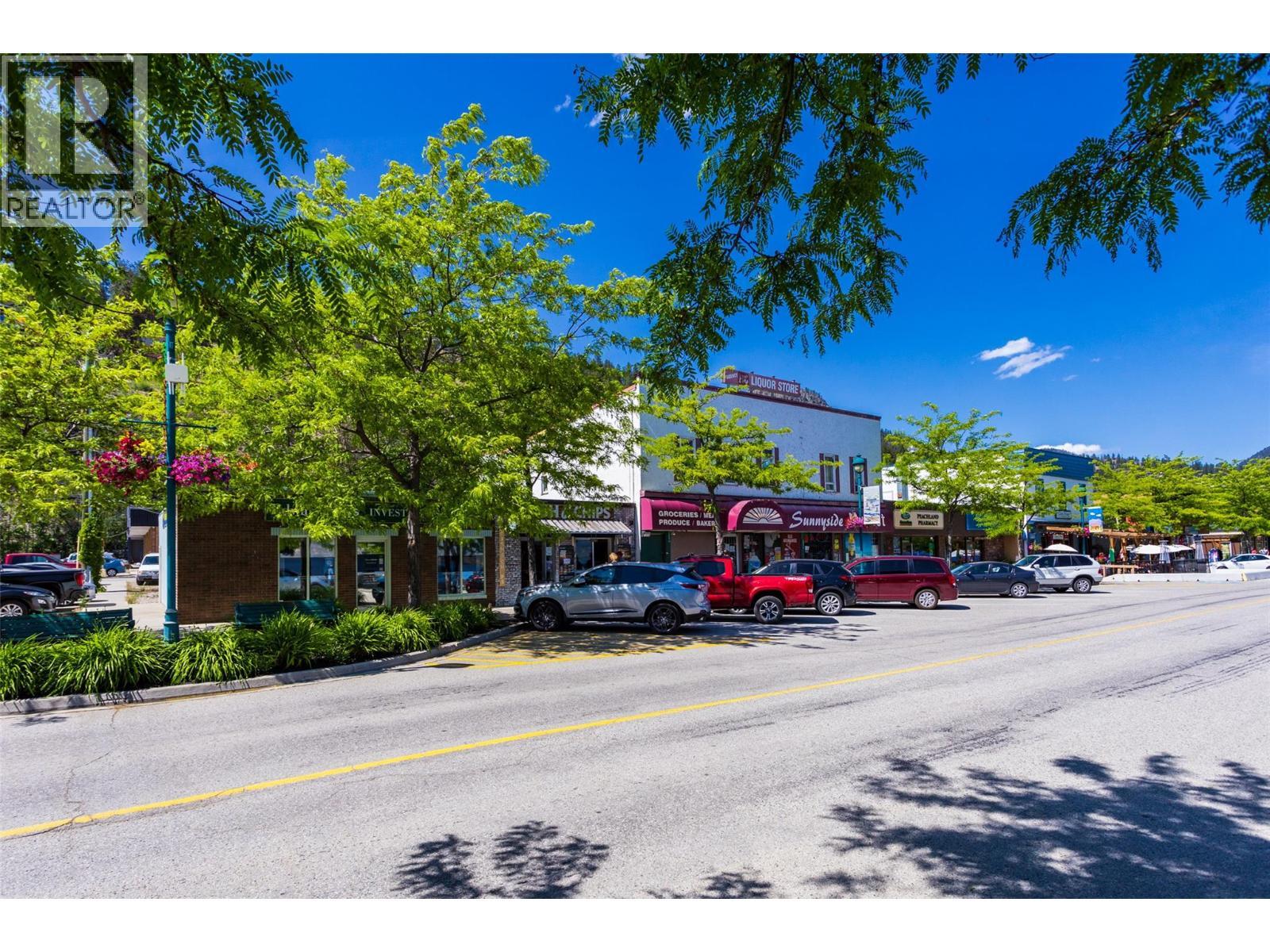 5860 Beach Avenue, Peachland, BC