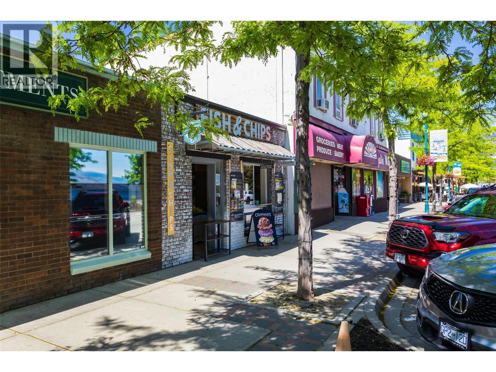 5860 Beach Avenue, Peachland, BC