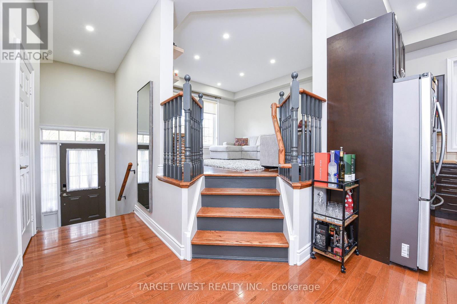 87 Park Street W, Mississauga, ON - Indoor Photo Showing Other Room