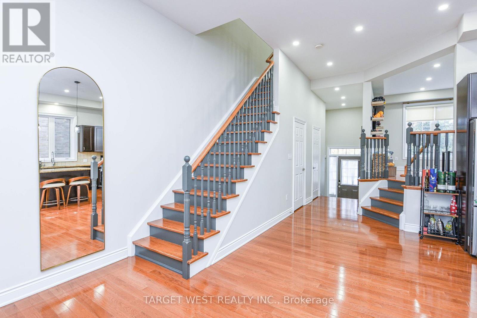 87 Park Street W, Mississauga, ON - Indoor Photo Showing Other Room