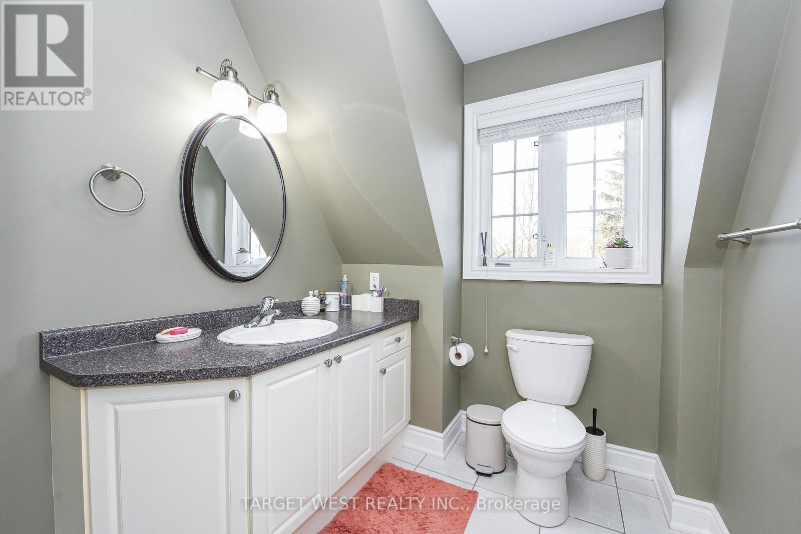 87 Park Street W, Mississauga, ON - Indoor Photo Showing Bathroom
