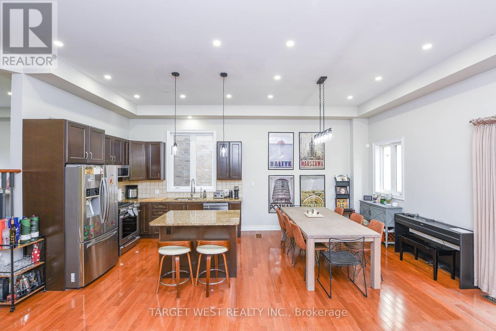 87 Park Street W, Mississauga, ON - Indoor